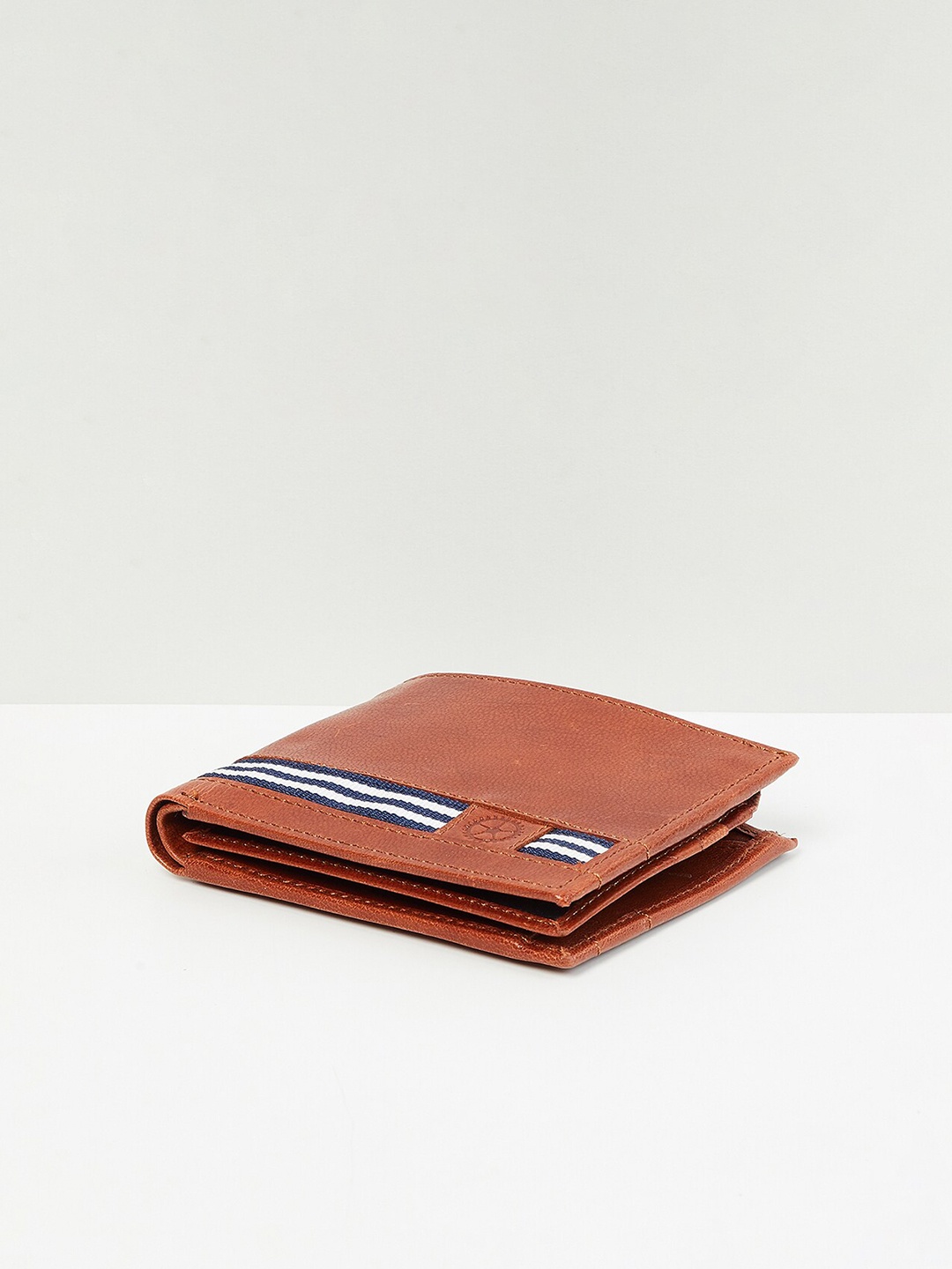 

max Men Striped Bi-Fold Wallet, Tan