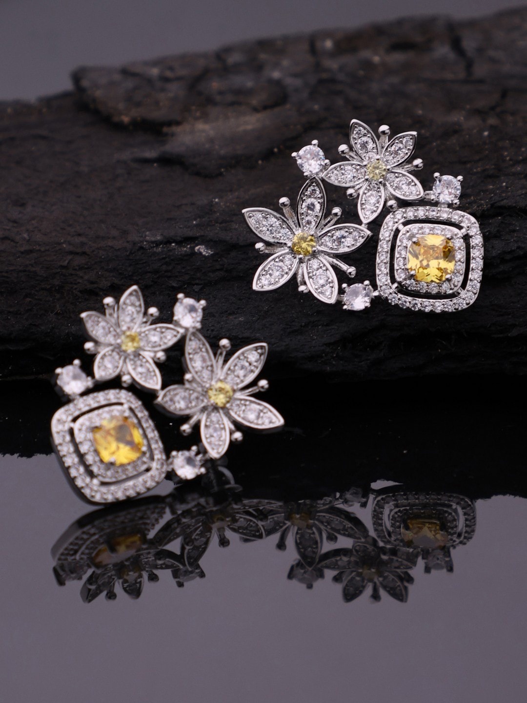 

anore Silver-Toned & White Classic Studs Earrings