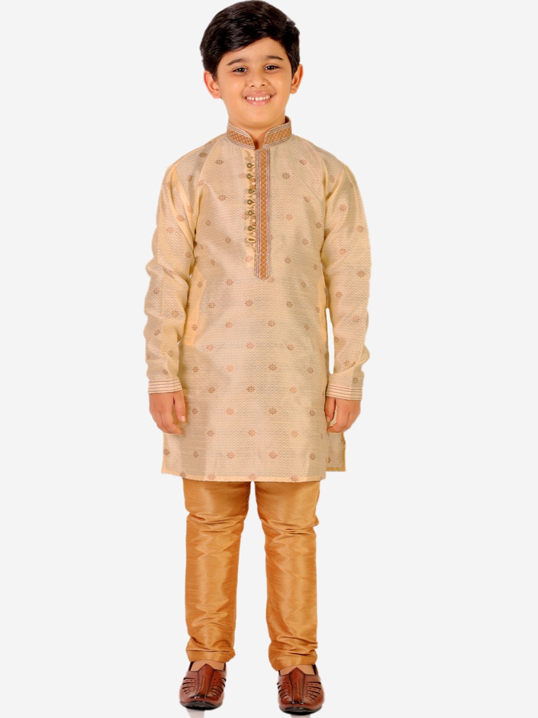 

Pro-Ethic STYLE DEVELOPER Boys Ethnic Motifs Kurta with Churidar, Gold