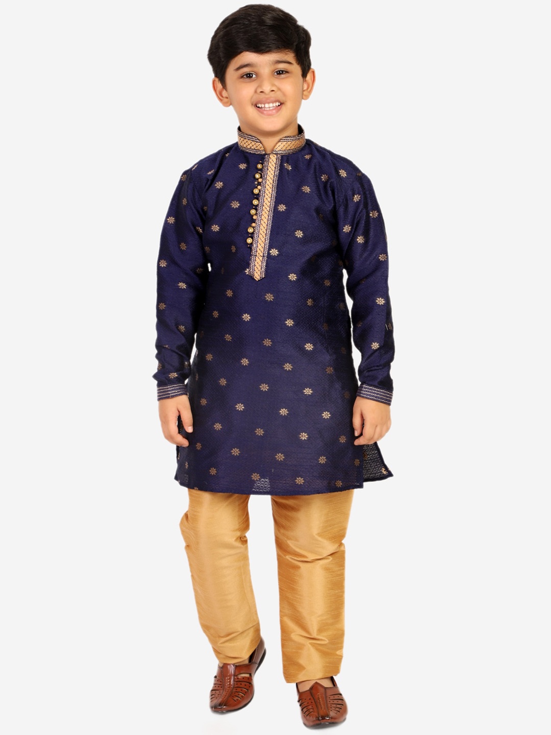 

Pro-Ethic STYLE DEVELOPER Boys Navy Blue Floral Pure Silk Kurta with Pyjamas