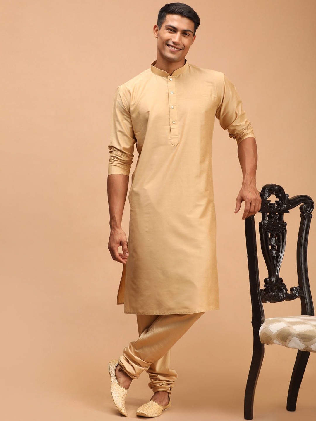 

VASTRAMAY Men Viscose Kurta with Pyjamas Set, Rose gold