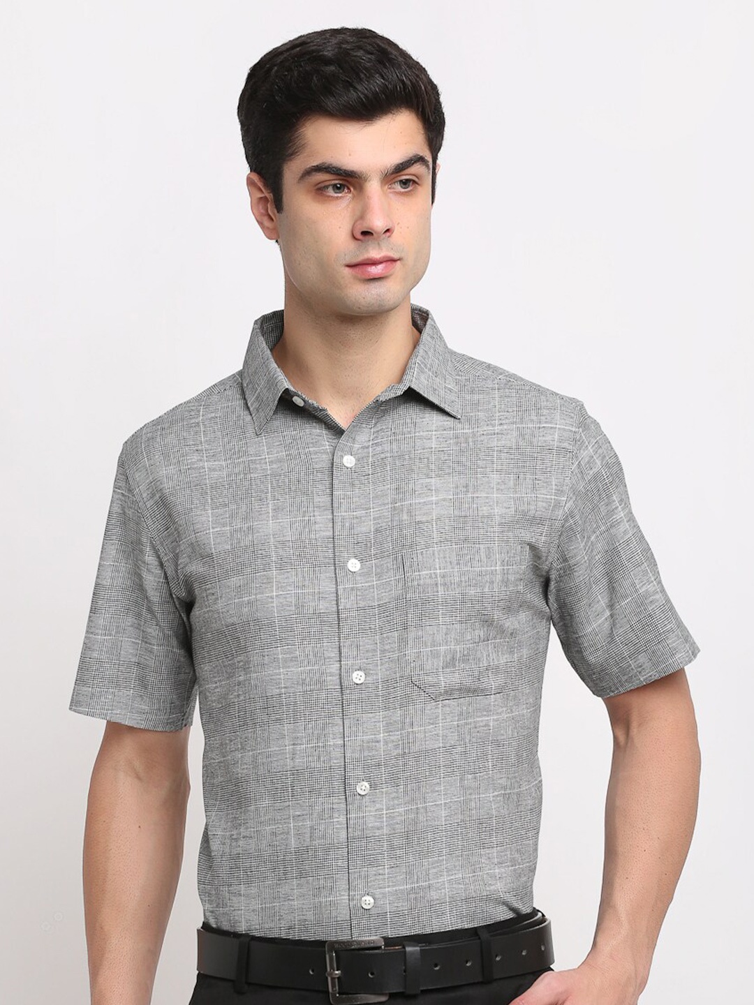 

FINNOY Men Grey New Checked Semiformal Shirt