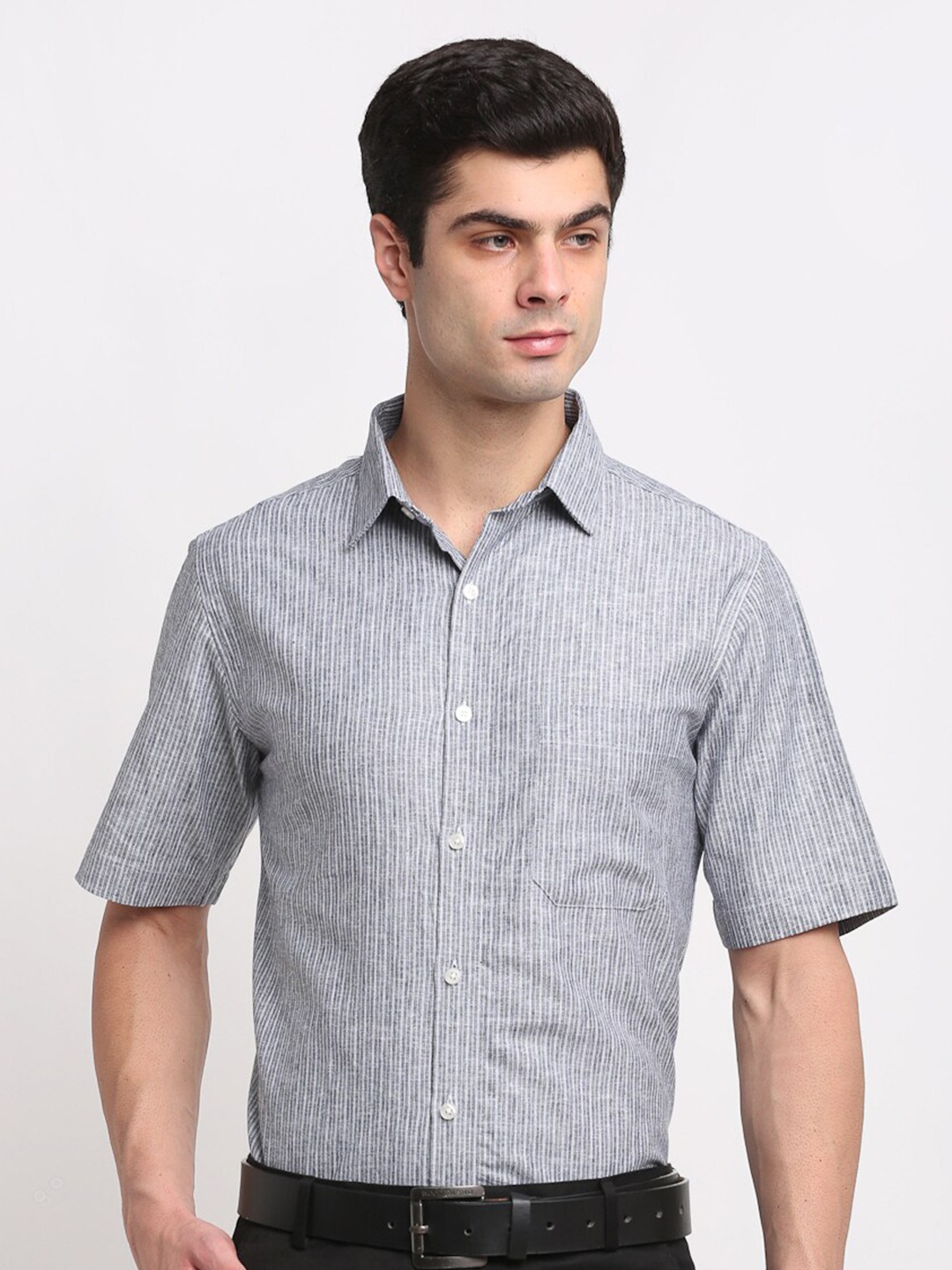 

FINNOY Men Grey New Striped Linen Formal Shirt