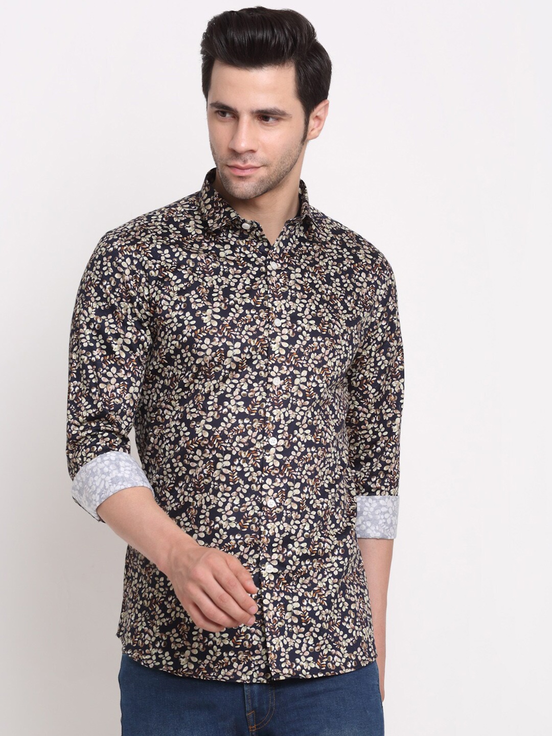 

FINNOY Men Black New Slim Fit Leaf Print Giza Cotton Casual Shirt