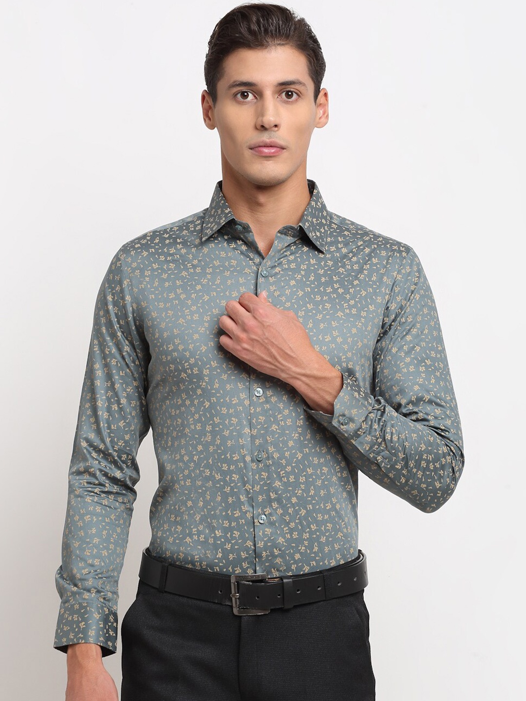 

FINNOY Men Green New Slim Fit Printed Formal Shirt