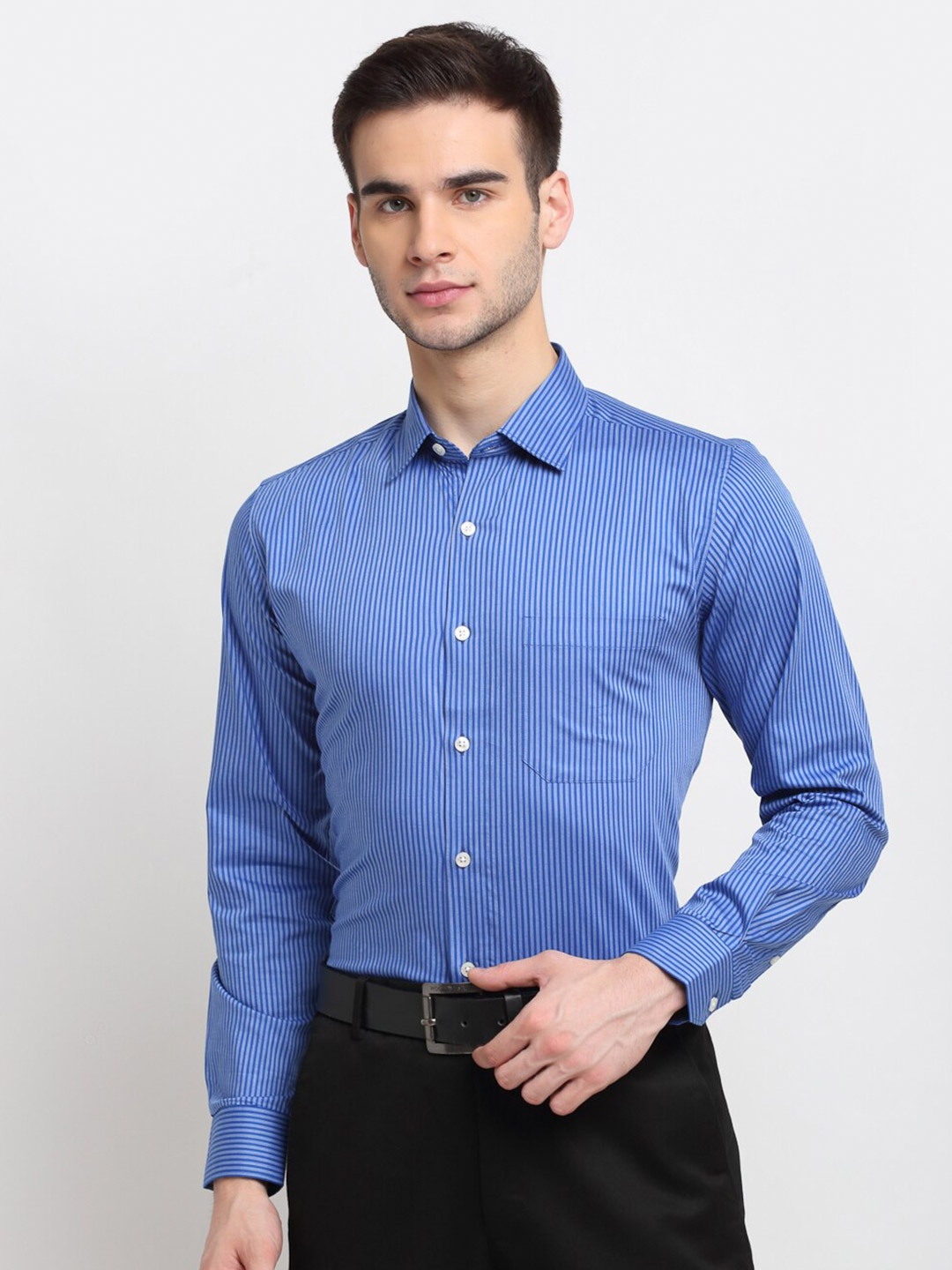 

FINNOY Men Blue New Pinstripes Striped Formal Shirt