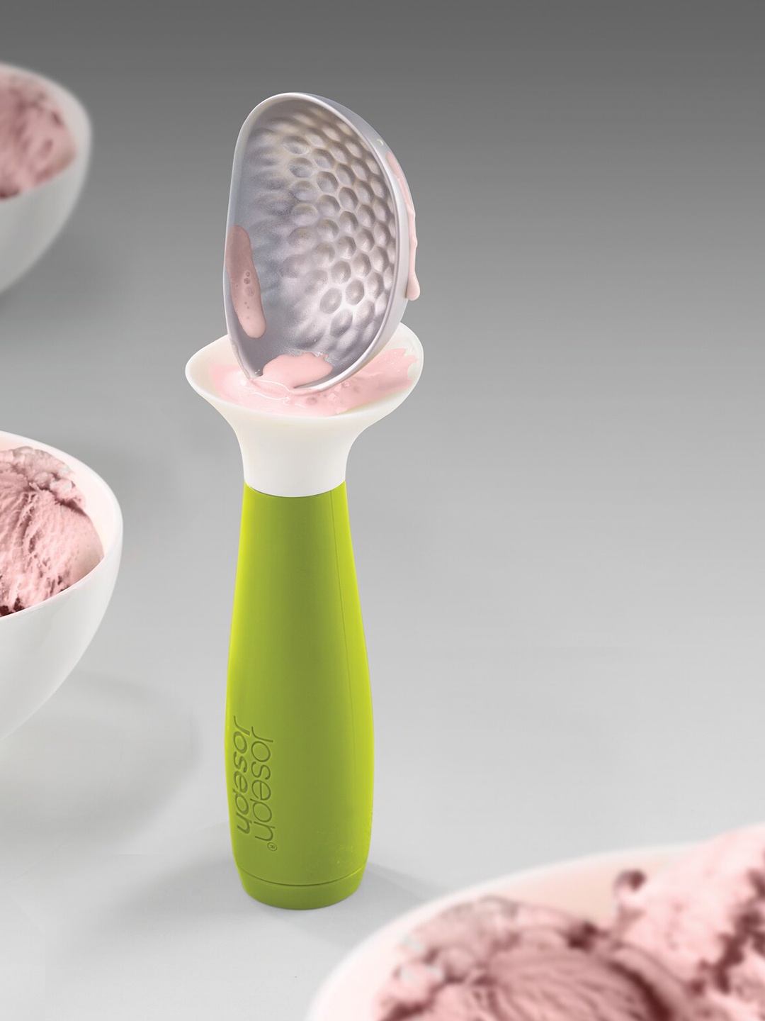 

Joseph Joseph Green & White Solid Icecream Scoop