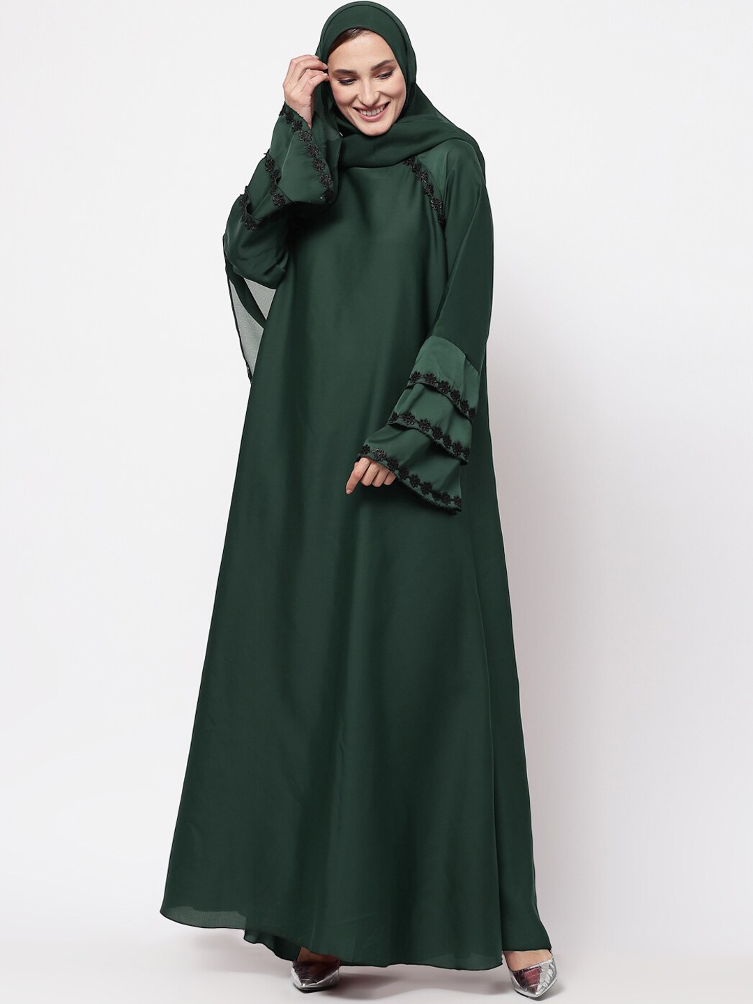 

KLOTTHE Women Green Embellished Burqas