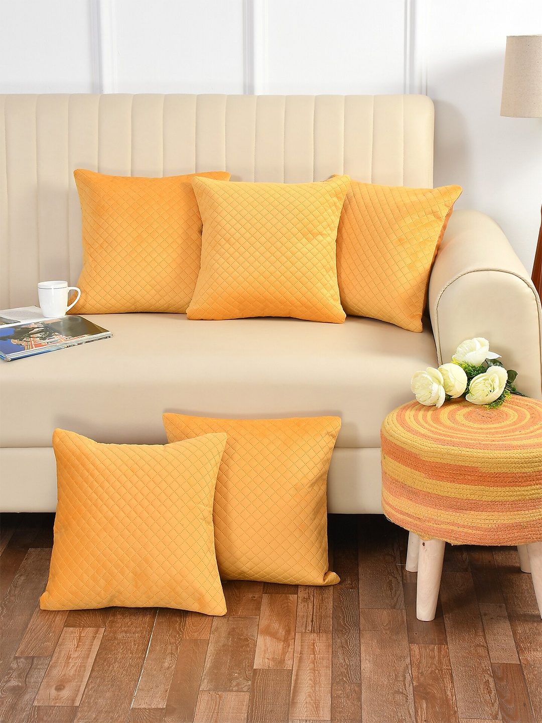 

Bajo's Gold-Toned Set of 5 Checked Square Cushion Covers