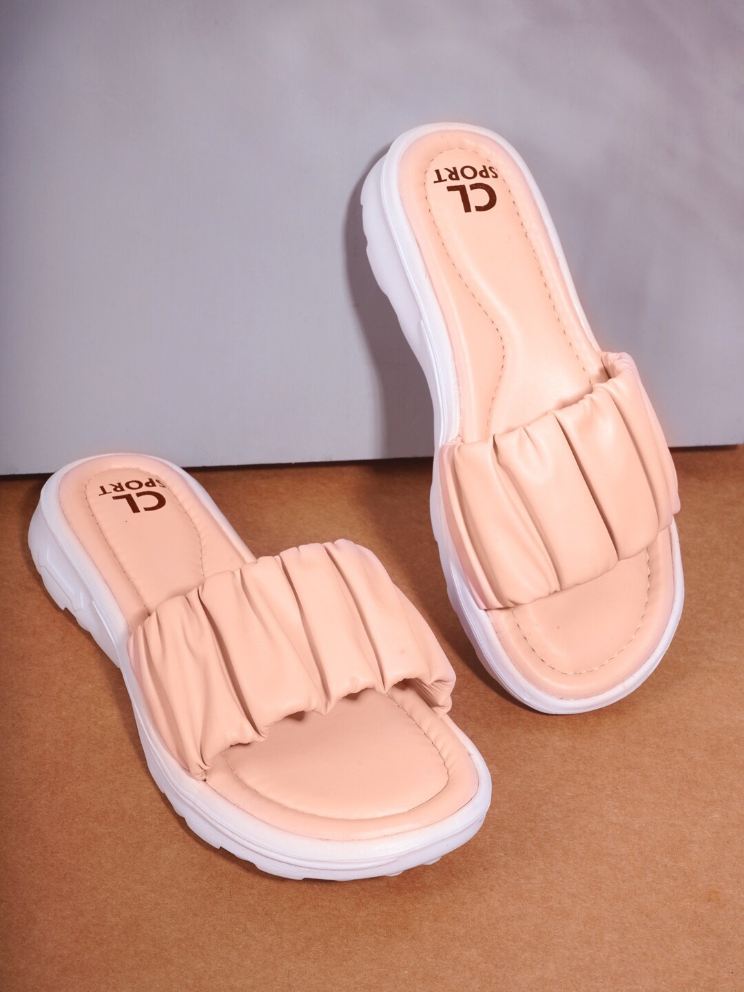 

Carlton London sports Women Thong Flip-Flops, Peach