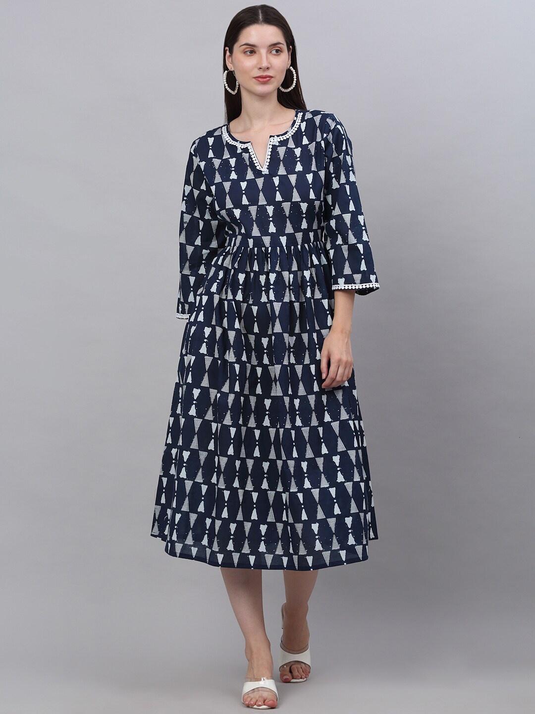 

Kamayra Women Navy Blue & White Geometric Printed A-Line Kurta