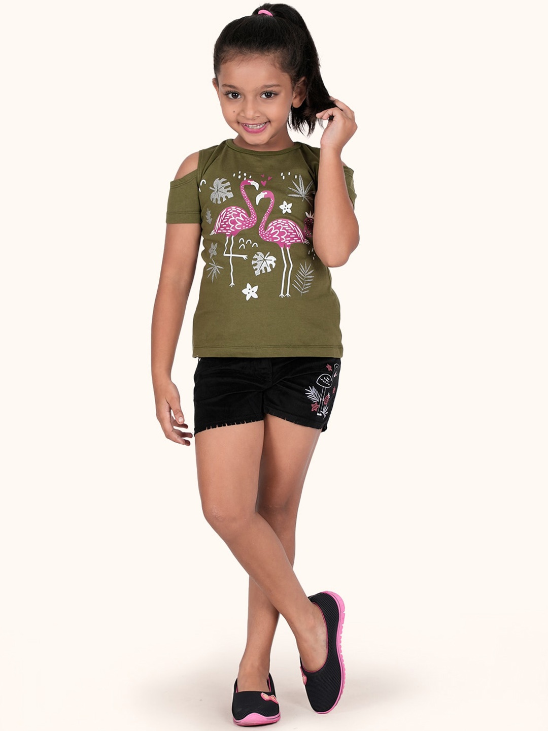 

Zalio Girls Green & Black Printed Pure Cotton Clothing Set