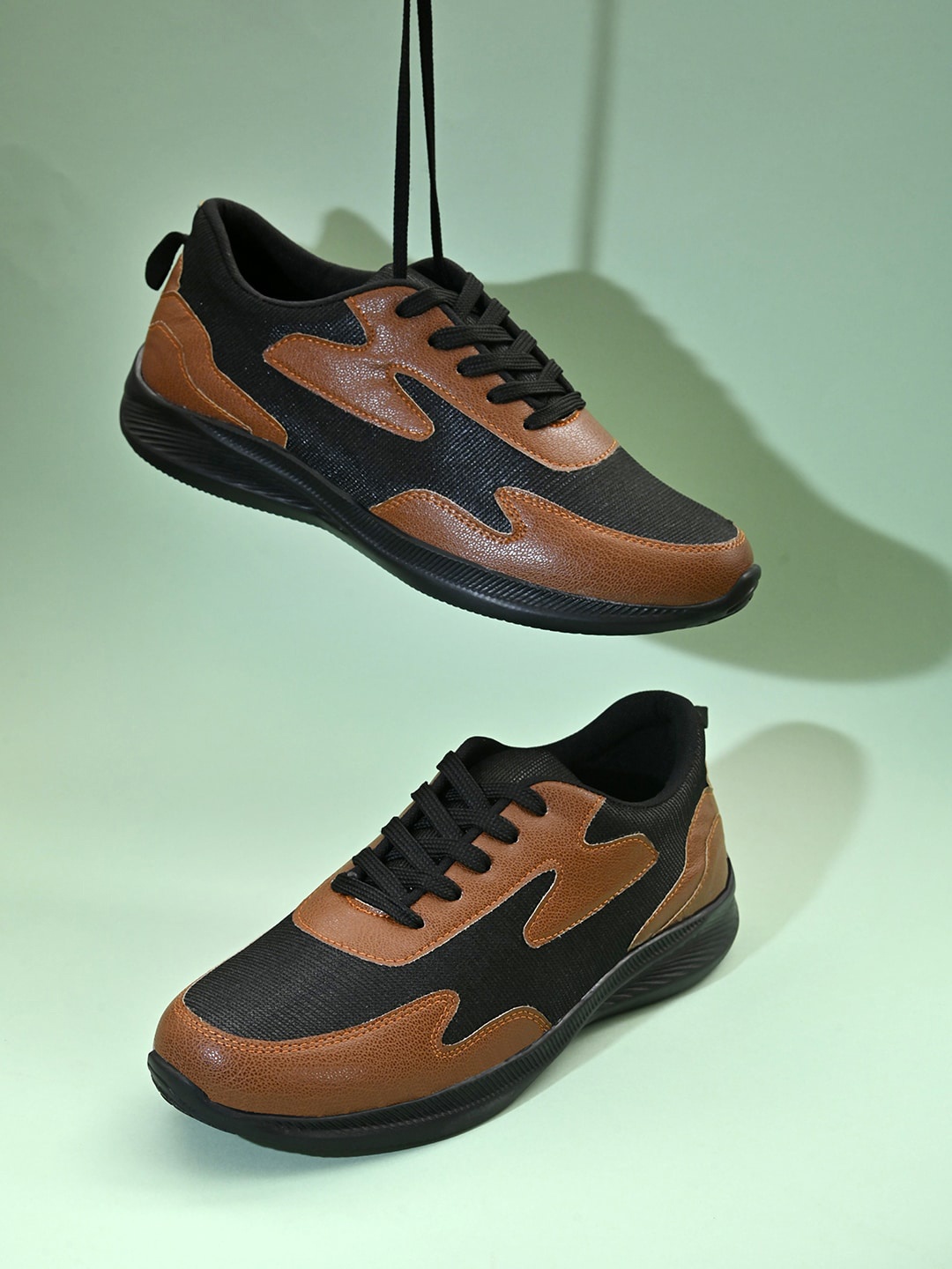 

Sir Corbett Men Synthetic Colourblocked Sneakers, Black