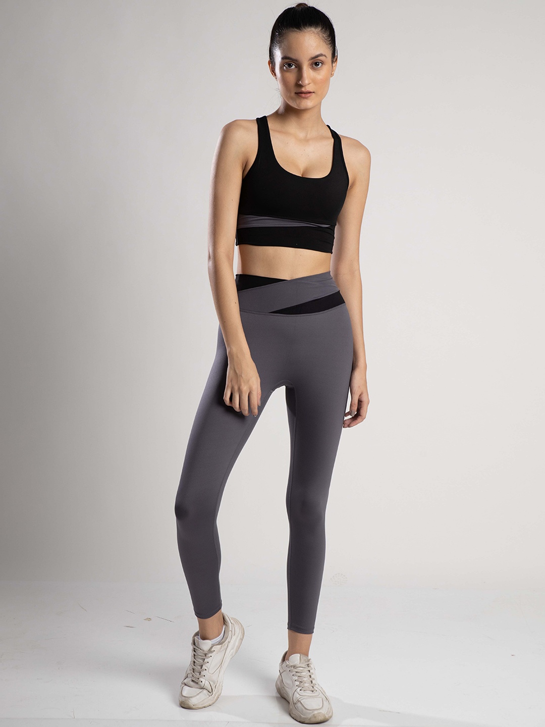 

SKNZ Women Black & Charcoal Grey Colorblocked Seamless Tracksuit Set