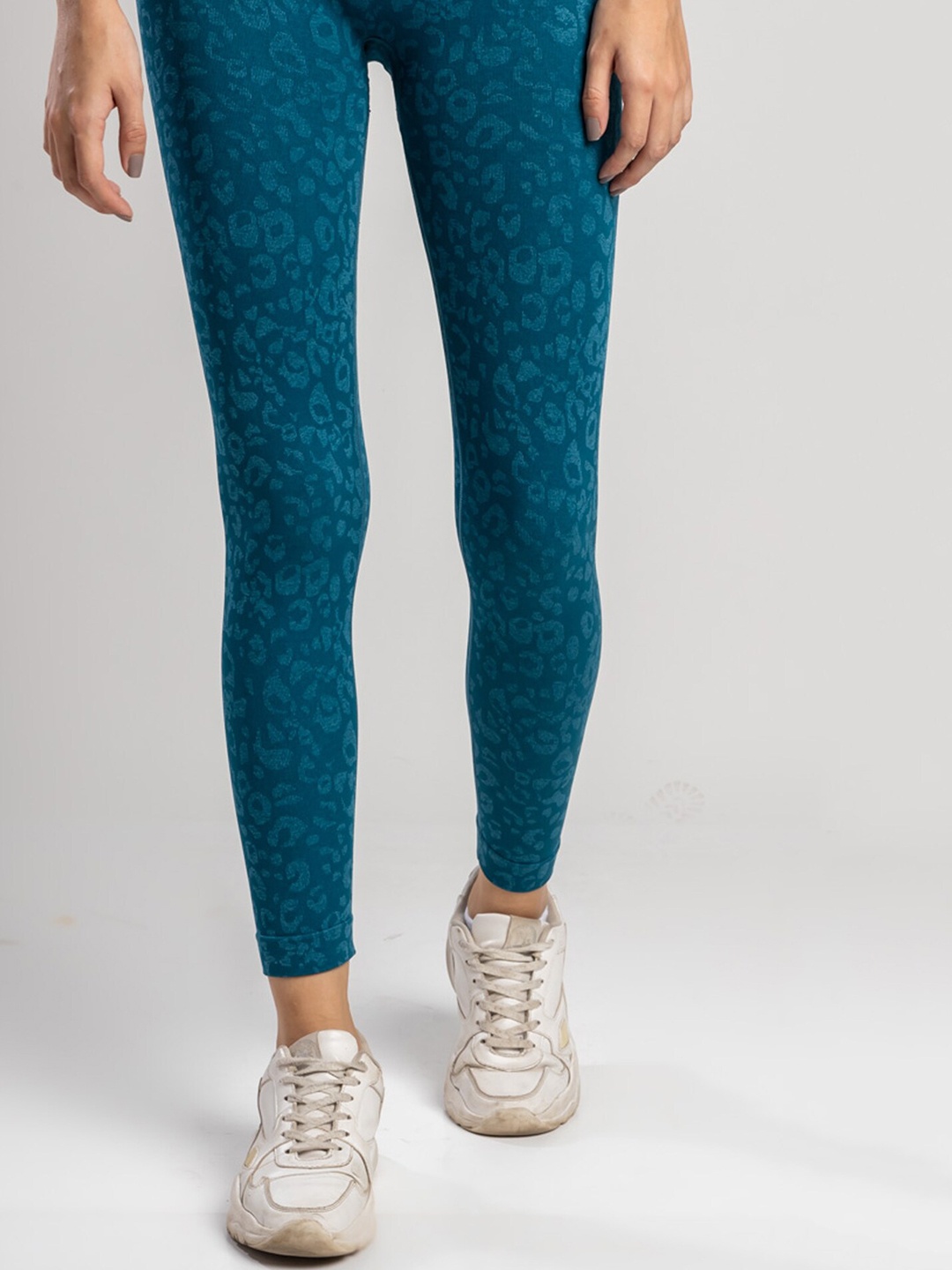 

SKNZ Women Teal Blue Leopard Printed Yoga Tights