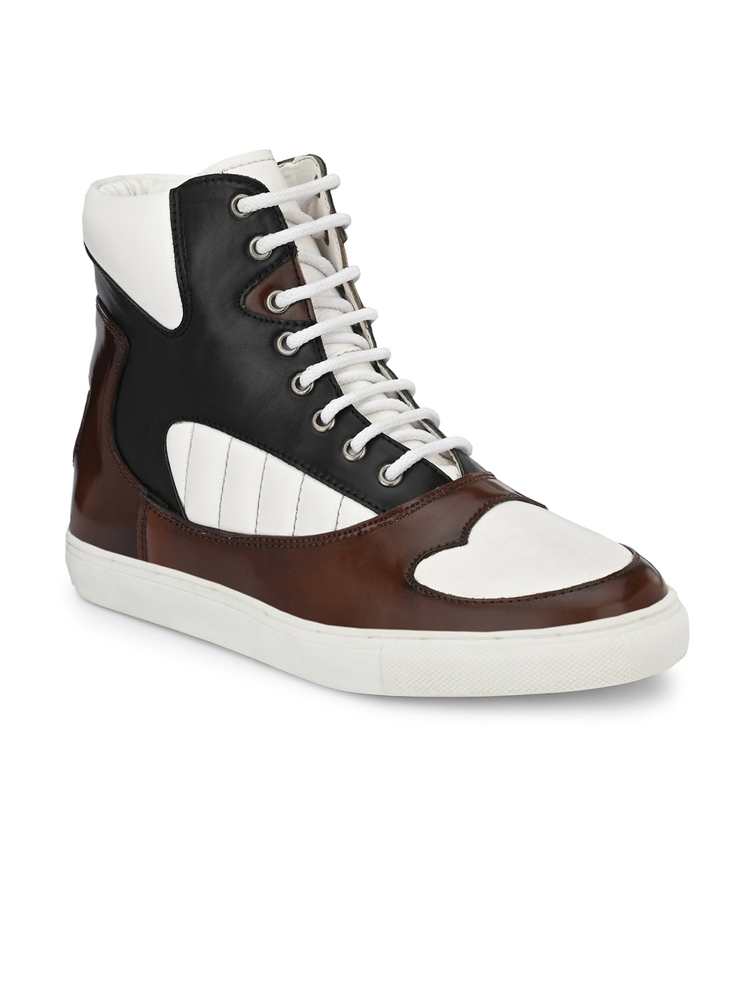 

KLEAT Men Black & White Solid Casual Regular Boots