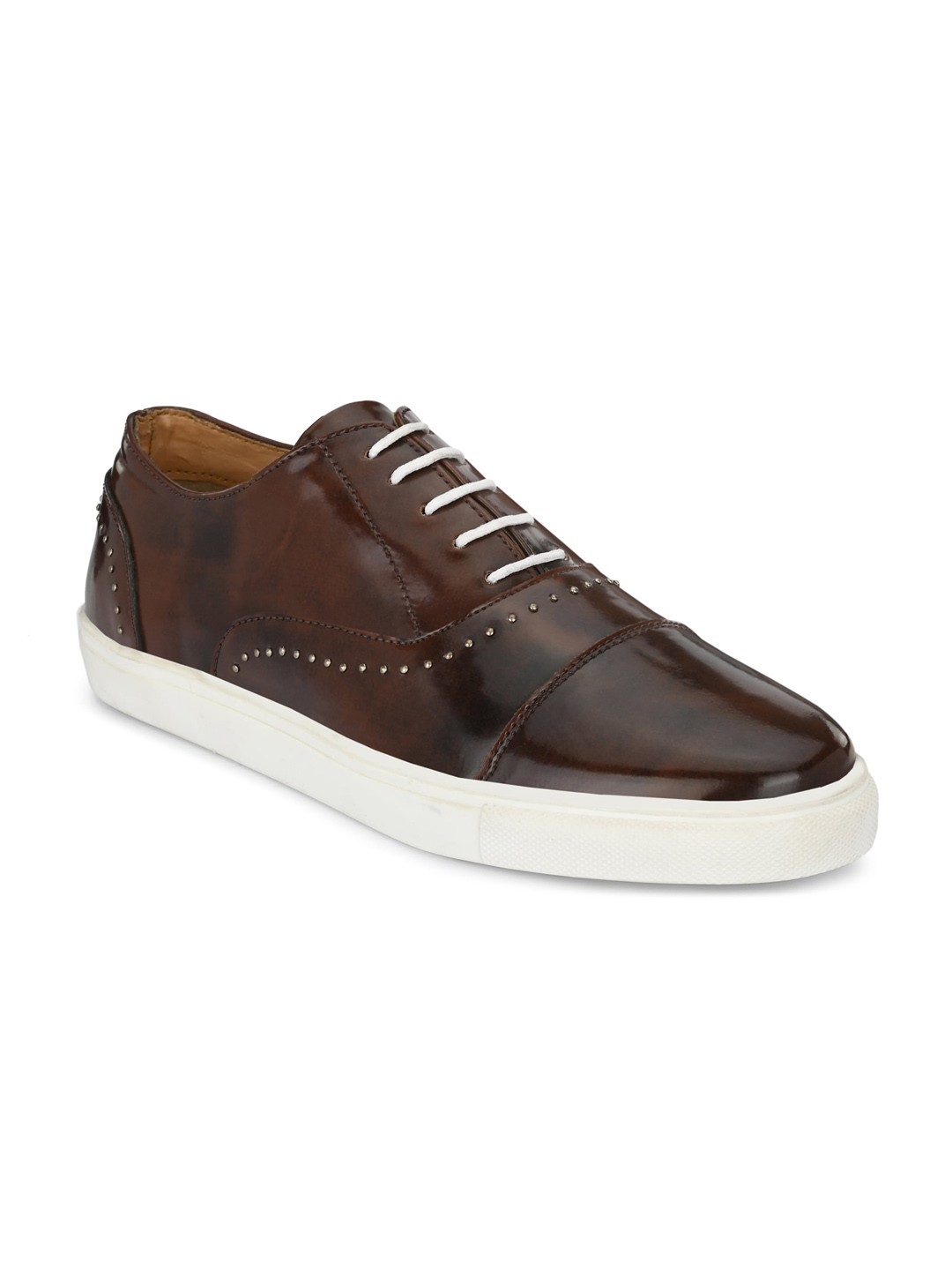 

KLEAT Men Brown Sneakers