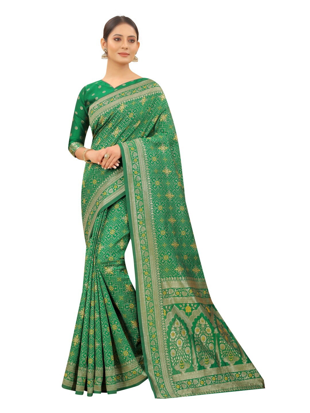 

MOKSHA DESIGNS Green & Gold-Toned Ethnic Motifs Zari Pure Silk Kanjeevaram Saree