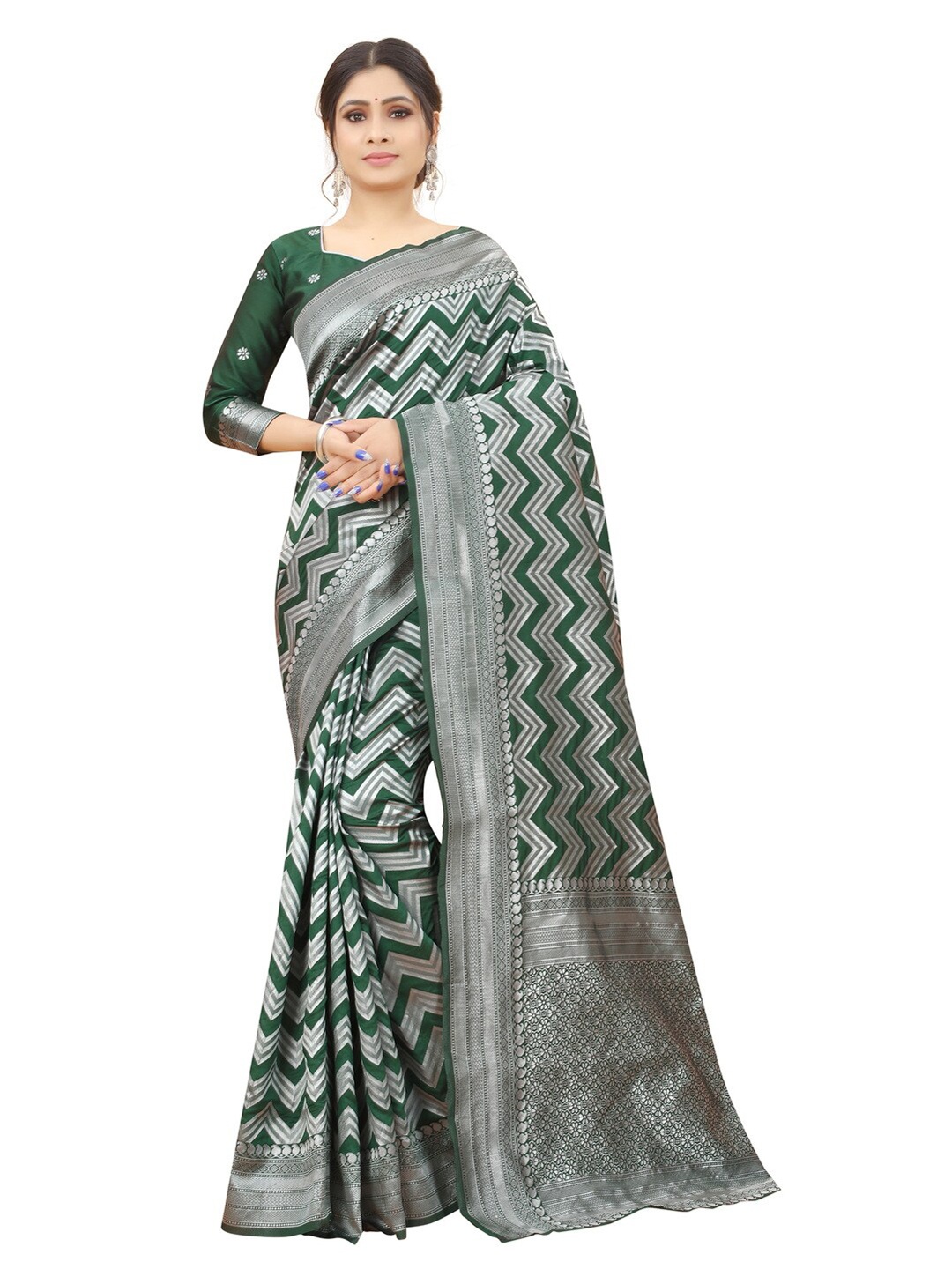 

MOKSHA DESIGNS Green & Silver-Toned Zari Pure Silk Kanjeevaram Saree
