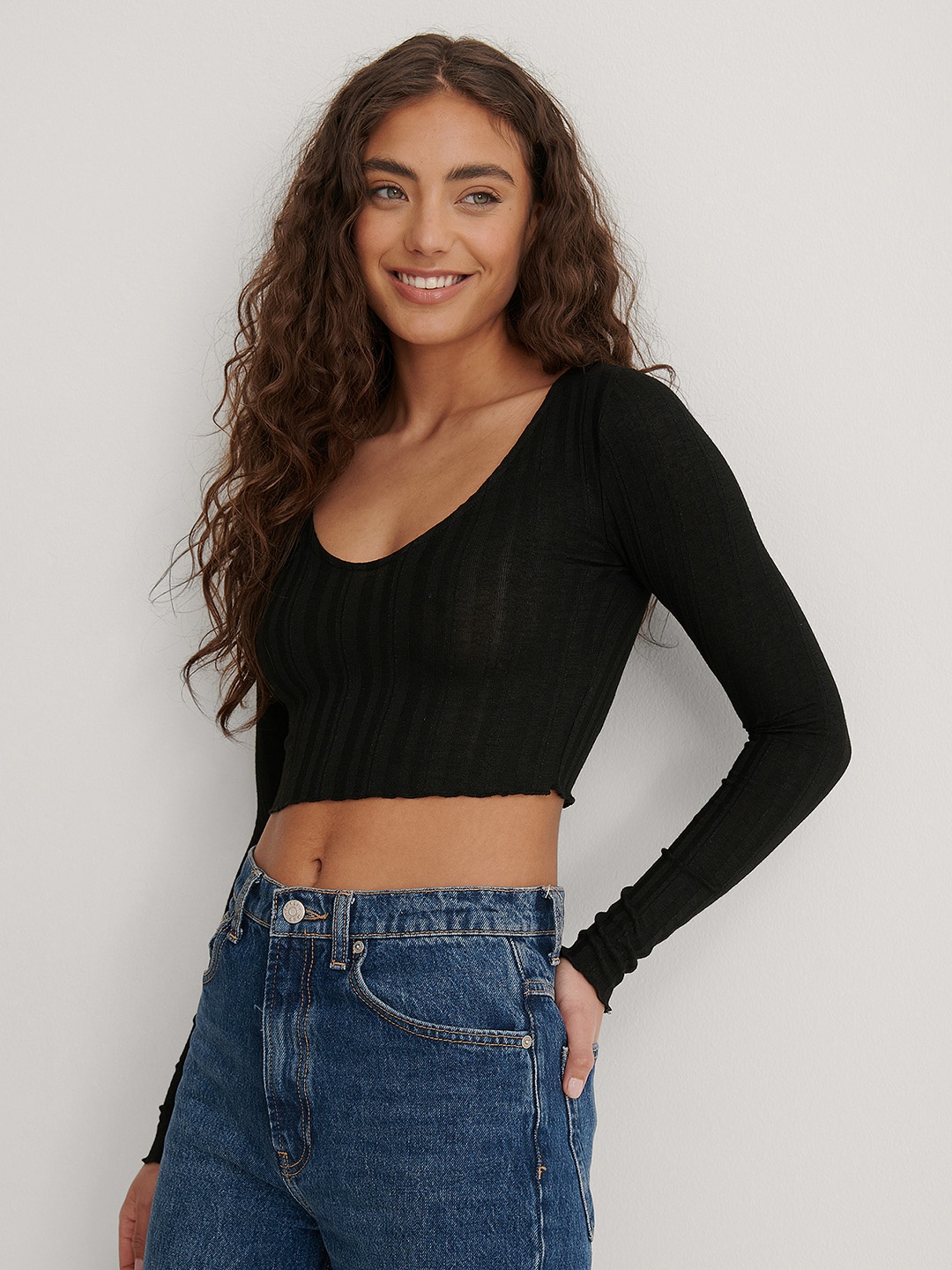 

NA-KD Women Black Solid Scoop Neck Ribbed Crop Top