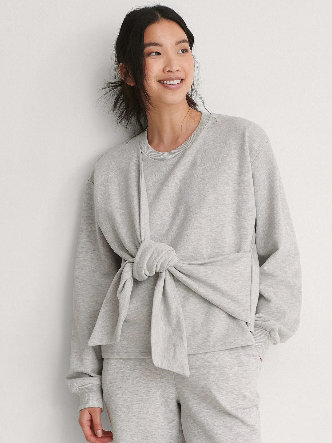 

NA-KD Women Grey Melange Knot Detail Sweatshirt