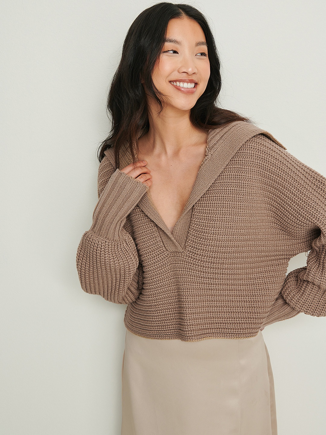 

NA-KD Women Brown Solid Crop Knitted Cardigan