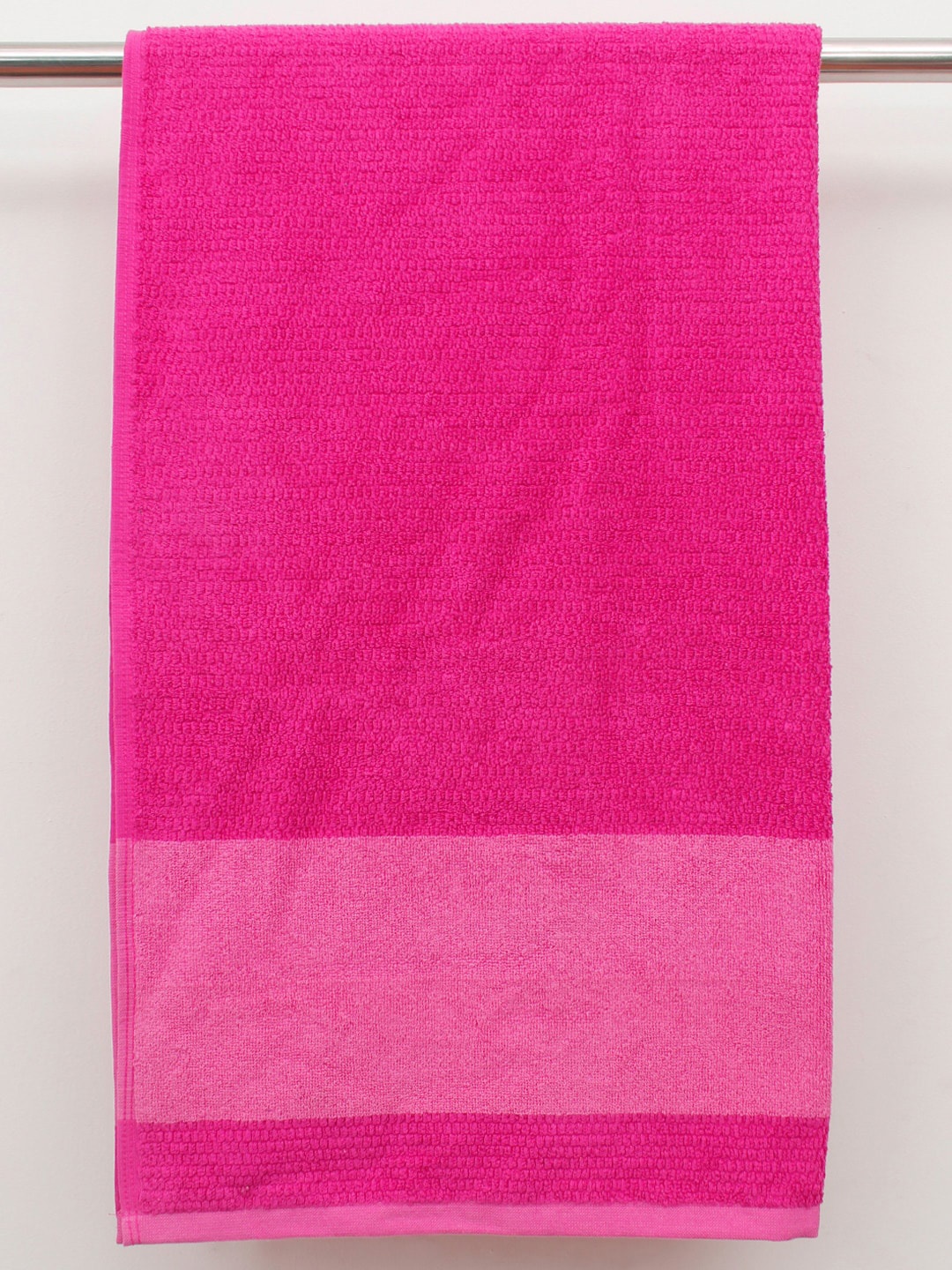 

AVI Living Set Of 2 Pink & Grey Solid 650 GSM Pure Cotton Bath Towel
