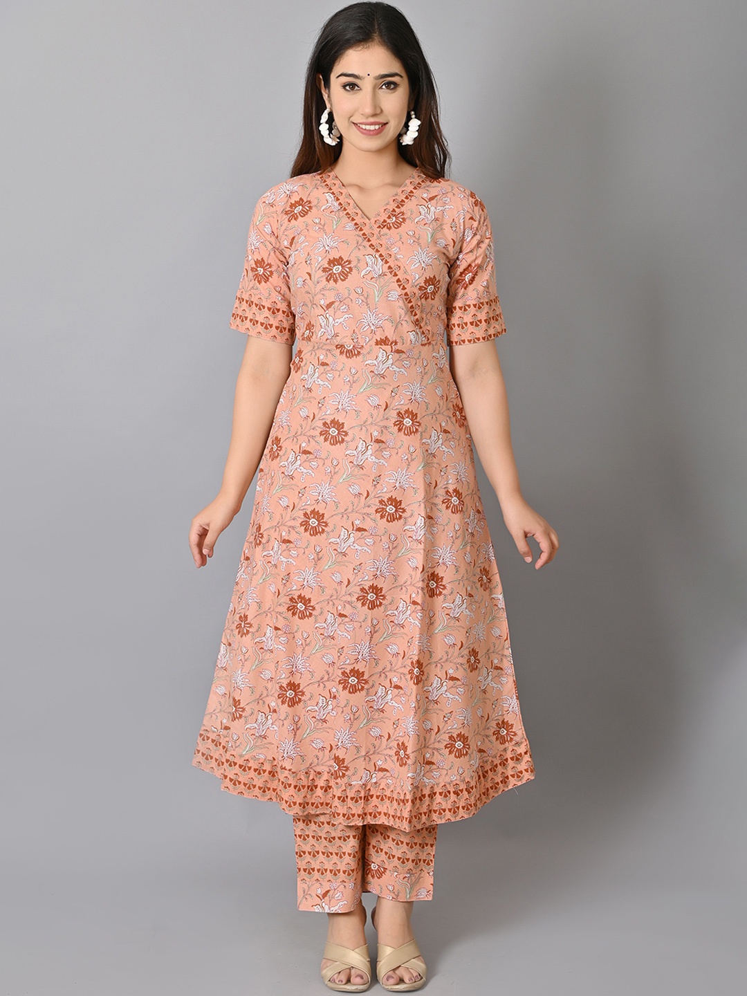 

VASTRAMANIAA Women Ethnic Motifs Printed Angrakha Pure Cotton Kurta with Trouser, Peach