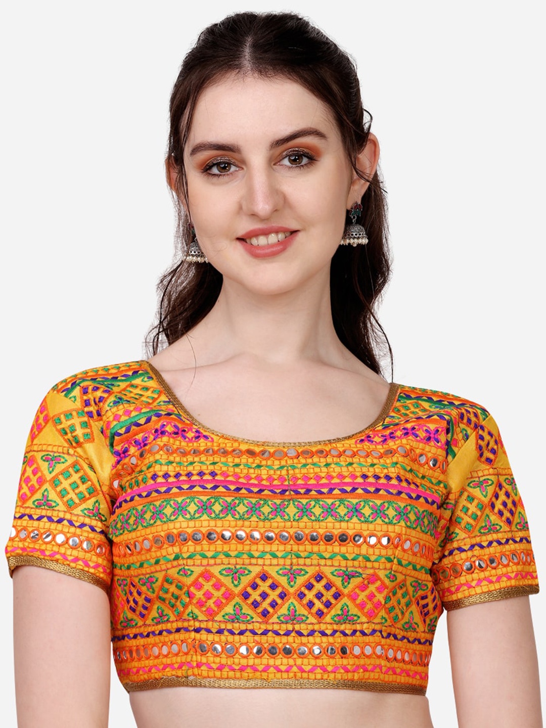 

Sumaira Tex Yellow Embroidered Gamthi Work Silk Saree Blouse