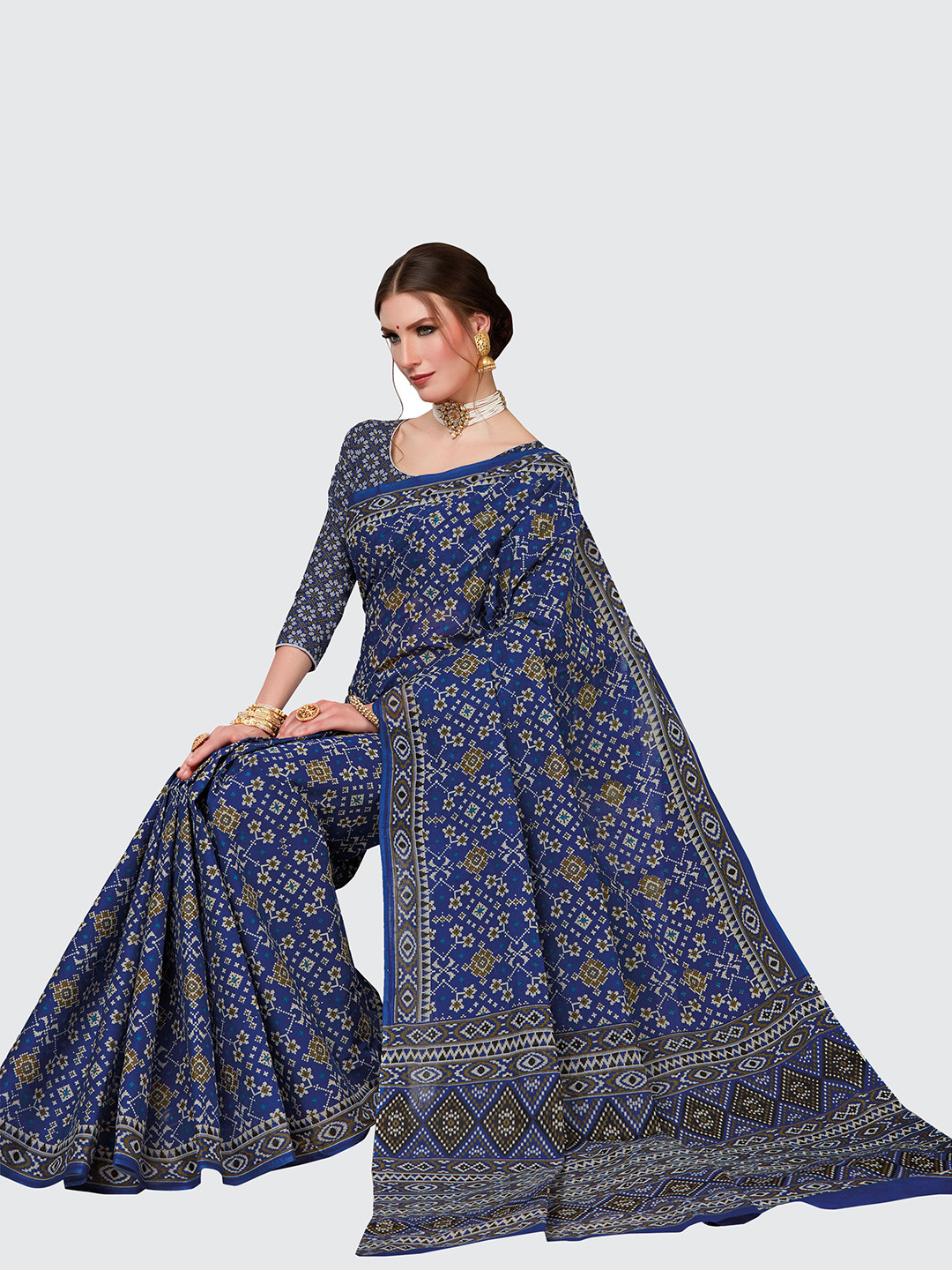 

SHANVIKA Navy Blue & Black Floral Pure Cotton Block Print Saree