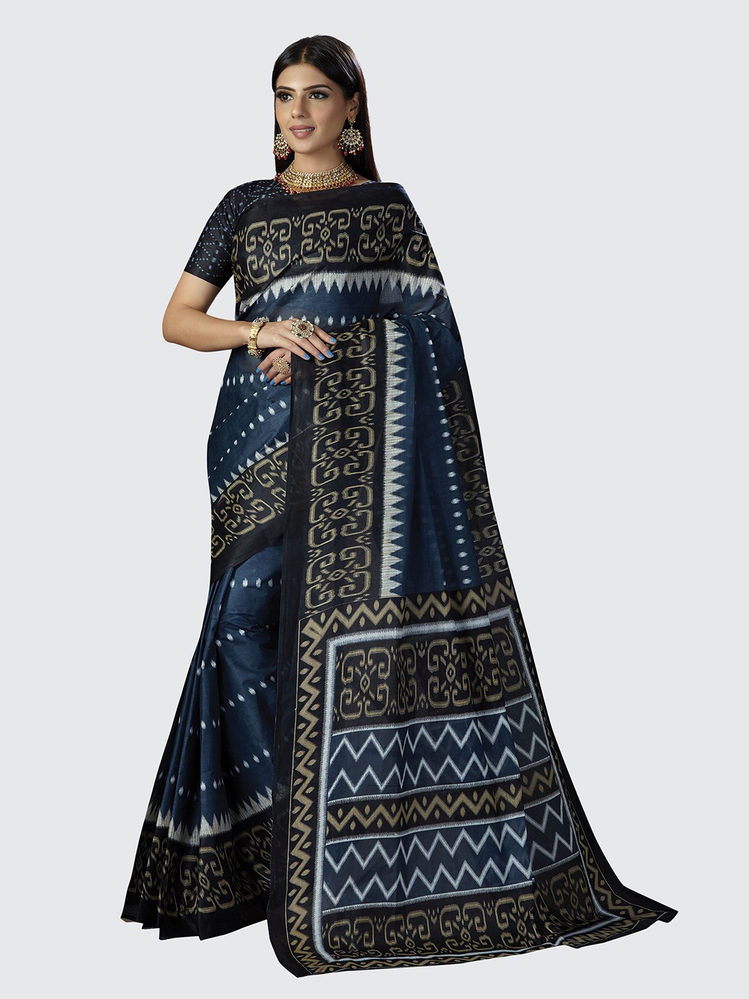 

SHANVIKA Blue & White Pure Cotton Saree