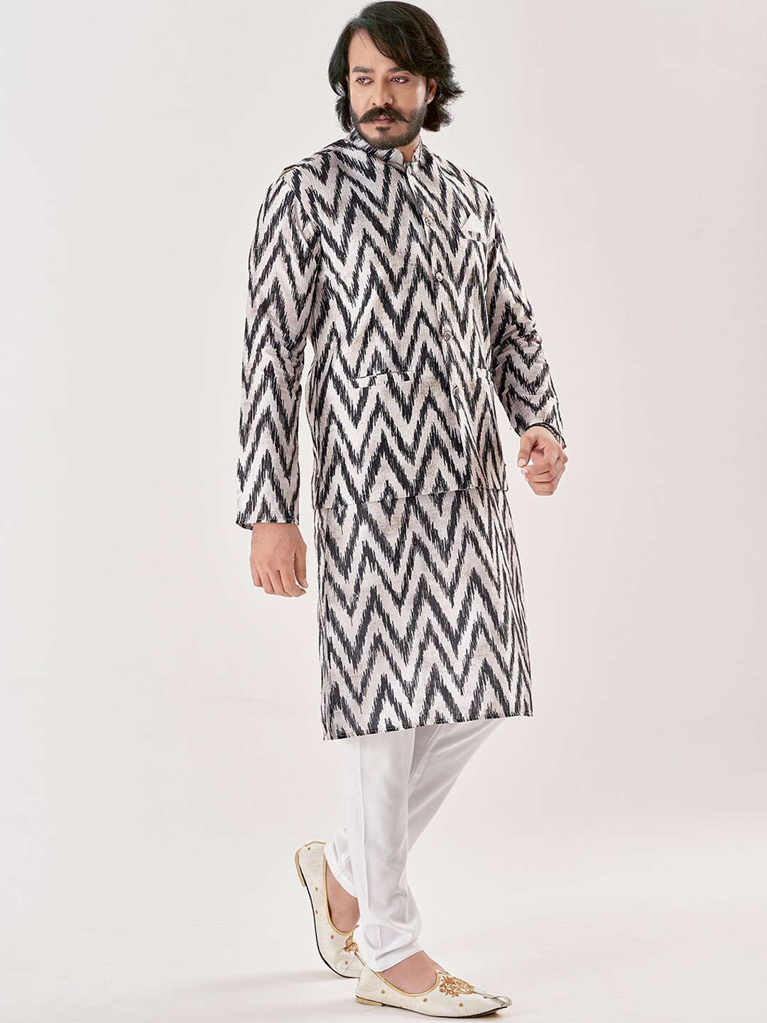 

amzira Men Printed Kurta with Churidar, Black