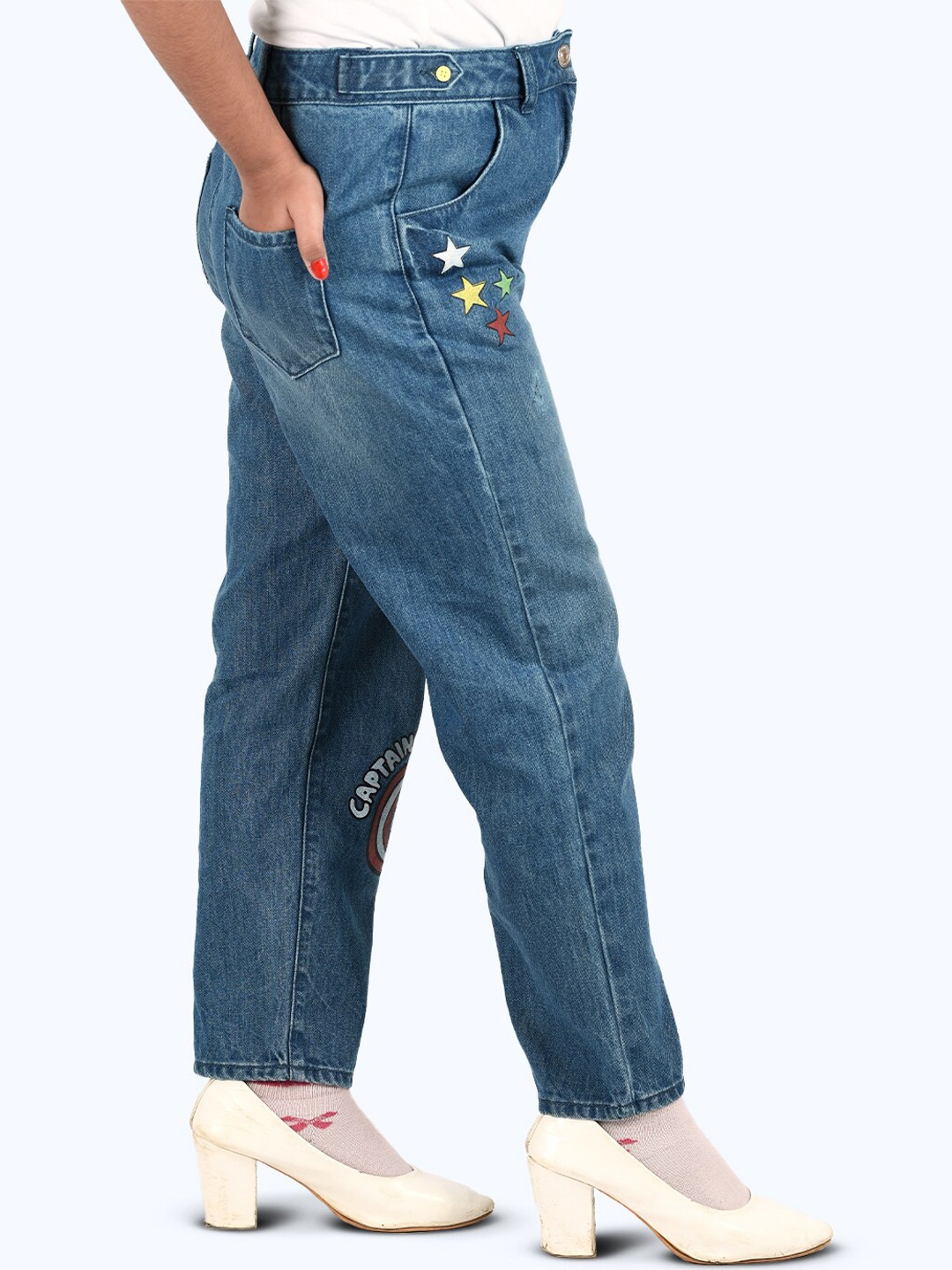 

Zalio Girls Blue Captain America Printed Light Fade Jeans