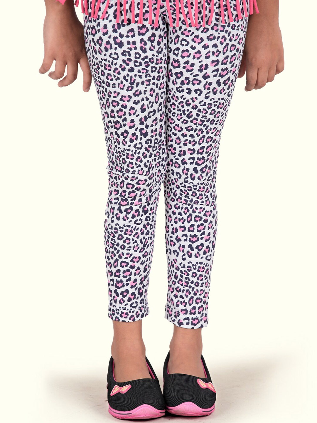 

Zalio Girls White & Pink Printed Ankle Length Leggings