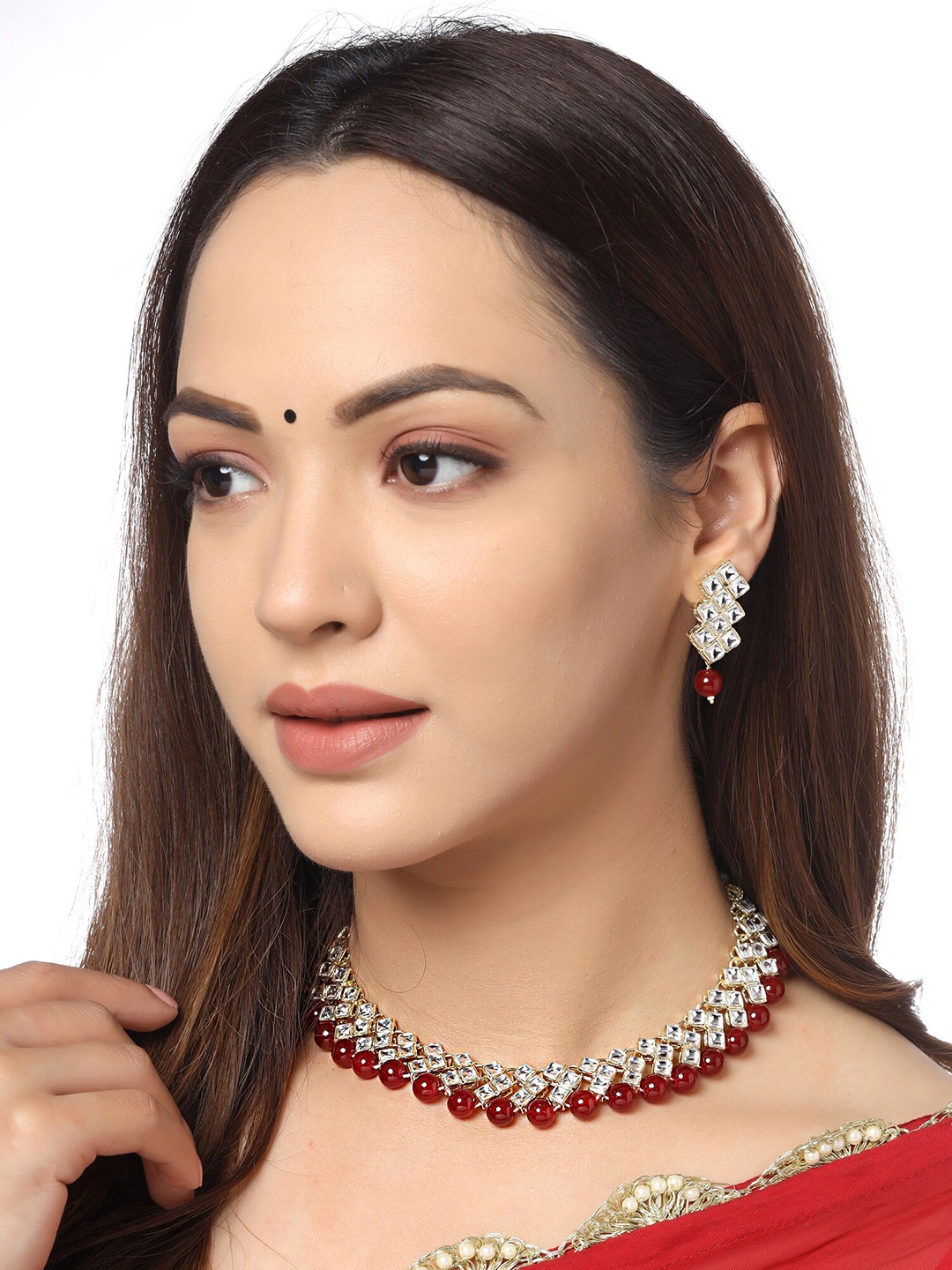 

Yellow Chimes Maroon & White Bead Kundan Studded Choker Jewellery set, Gold