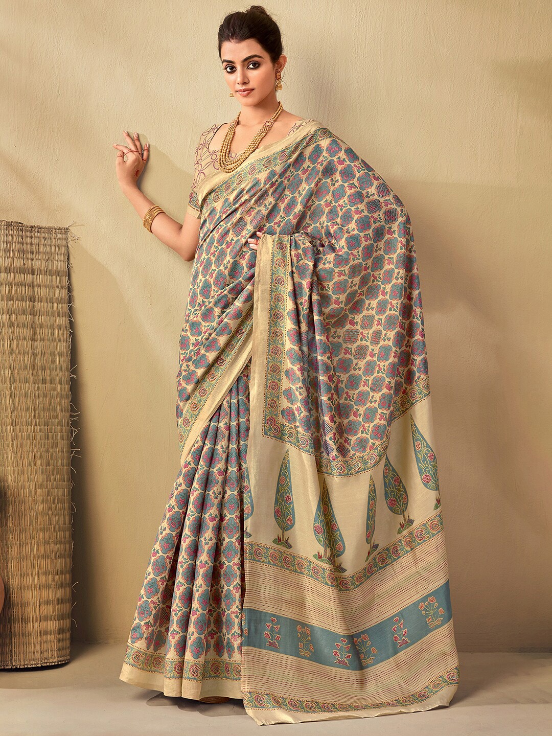 

Mitera Cream-Coloured & Pink Floral Printed Saree