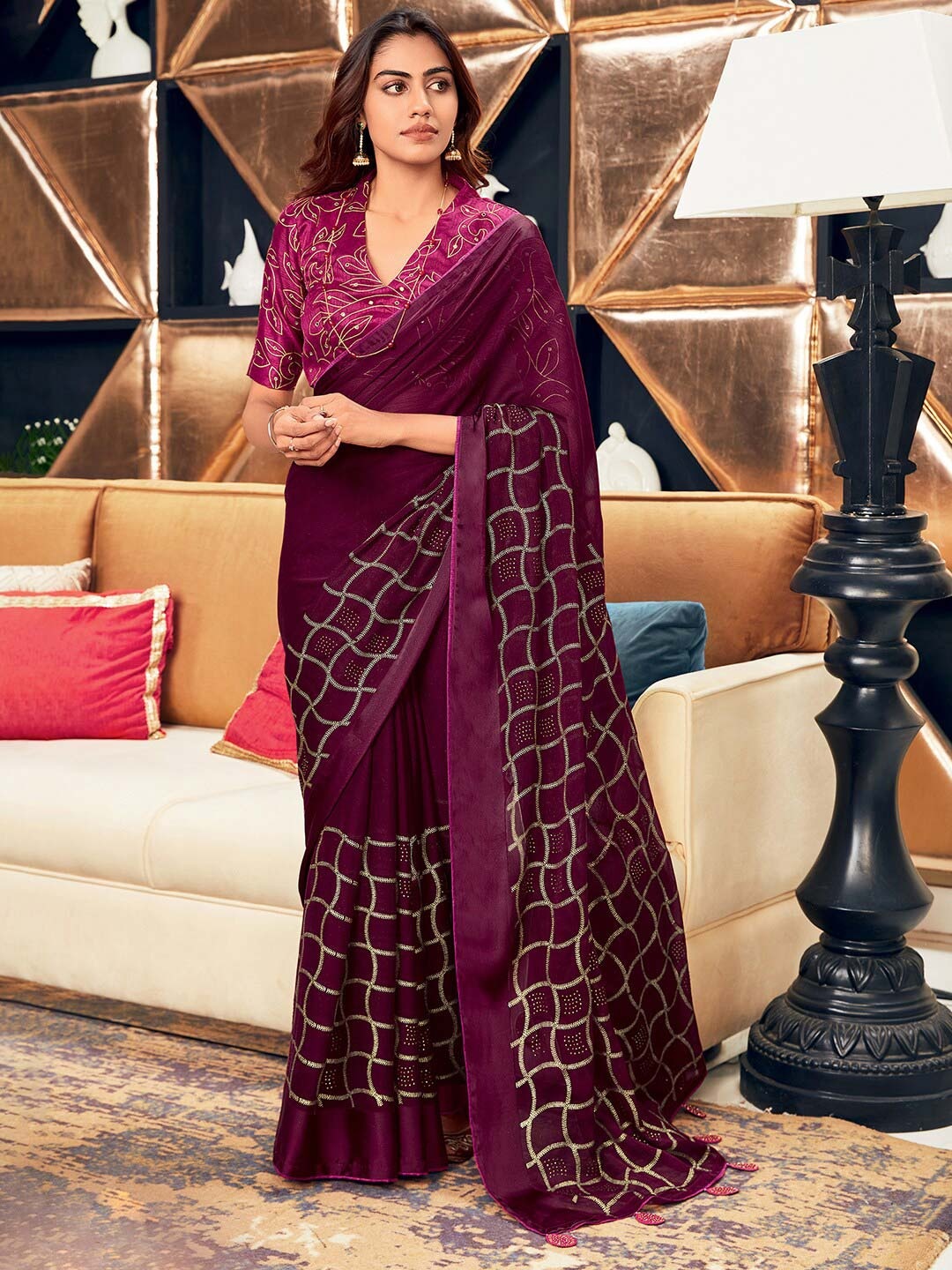 

Mitera Magenta & Gold-Toned Checked Printed Saree