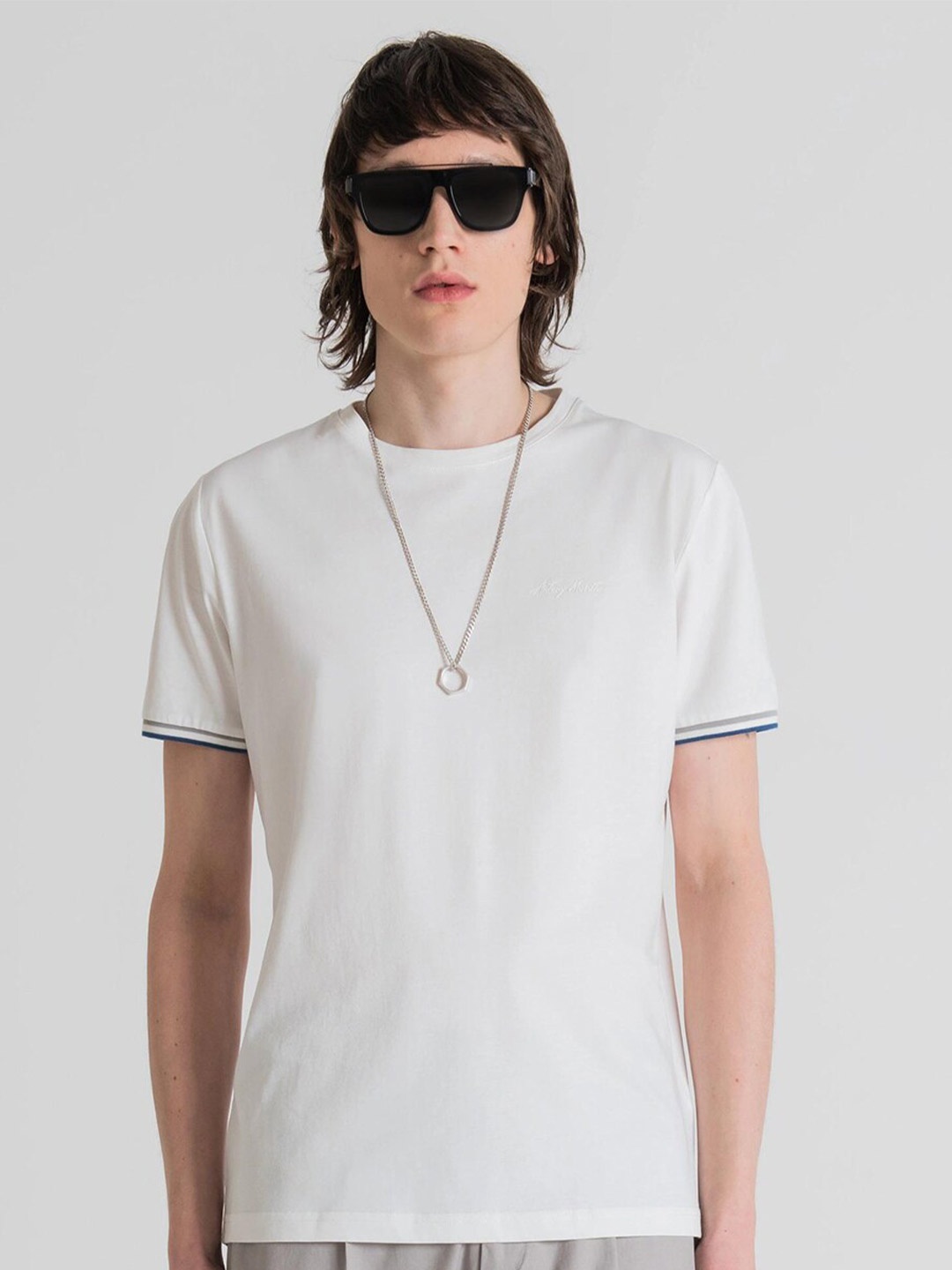 

Antony Morato Men Cream-Coloured Cotton Solid Slim Fit T-shirt