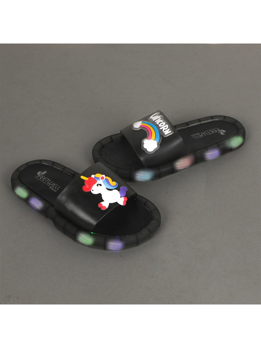 

FEETWELL SHOES Unisex Kids Rubber Sliders, Black