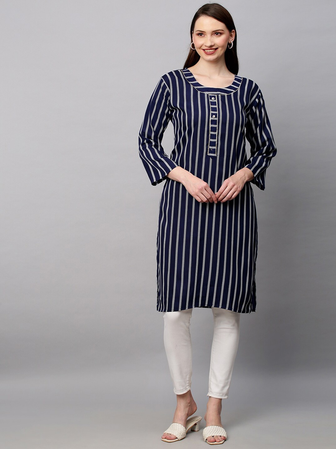 

TORONFRAS Women Blue & White Striped Crepe Kurta