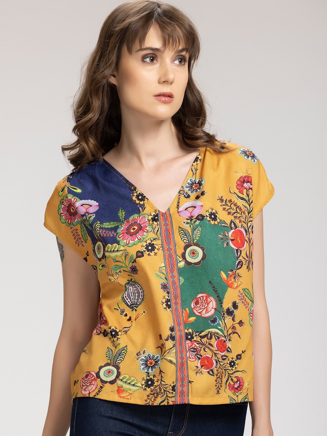 

SHAYE Women Mustard Yellow Floral Print Extended Sleeves Top