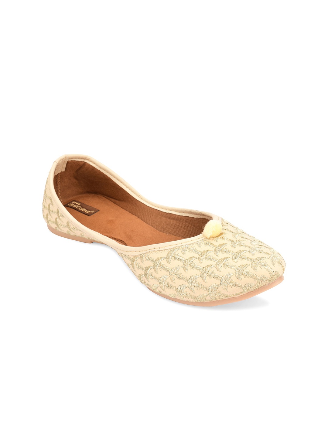 

DESI COLOUR Women Embellished Ethnic Mojaris Flats, Off white