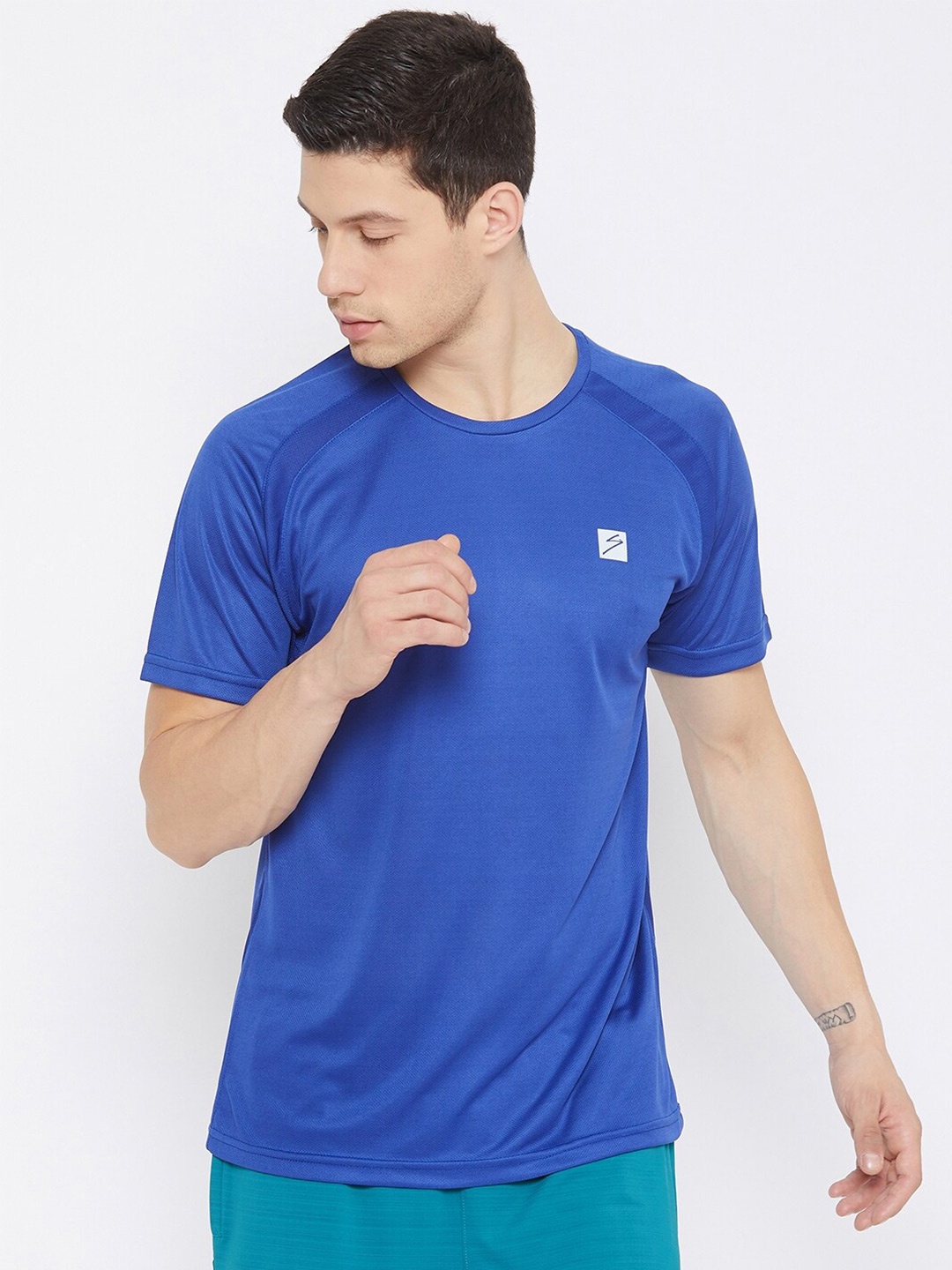 

UNPAR Men Blue Solid T-shirt