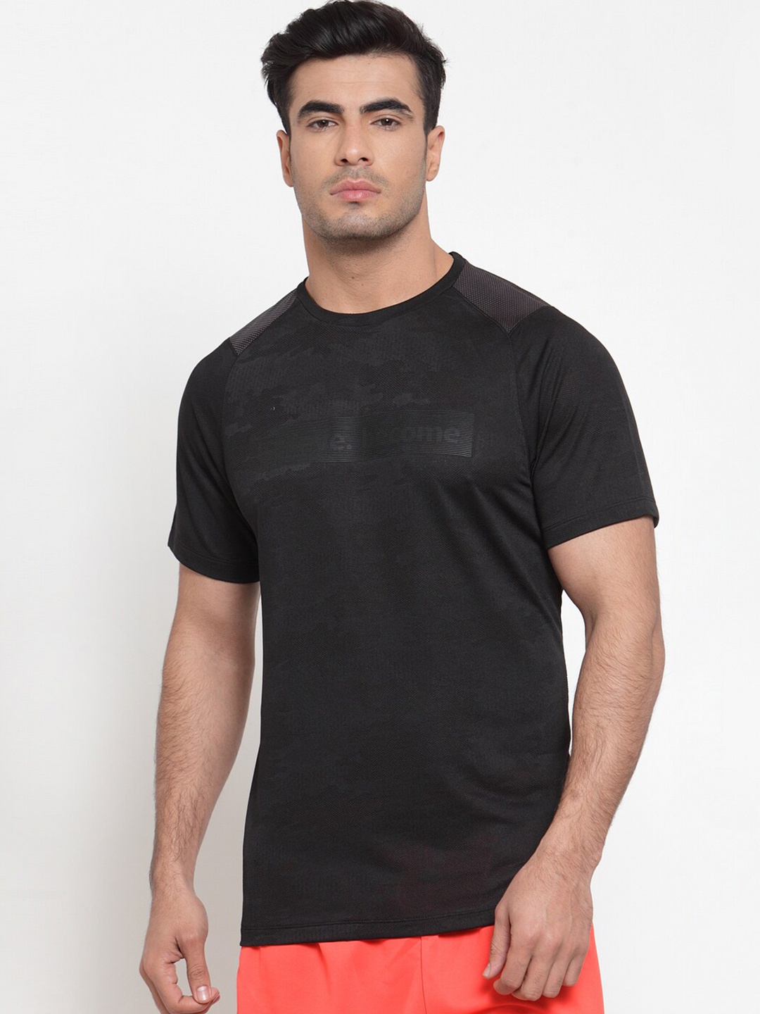 

UNPAR Men Black Solid T-shirt