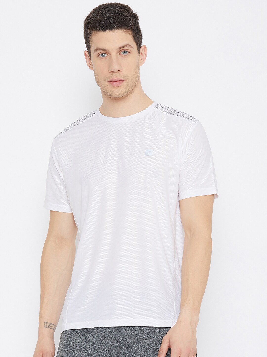 

UNPAR Men White Solid T-shirt