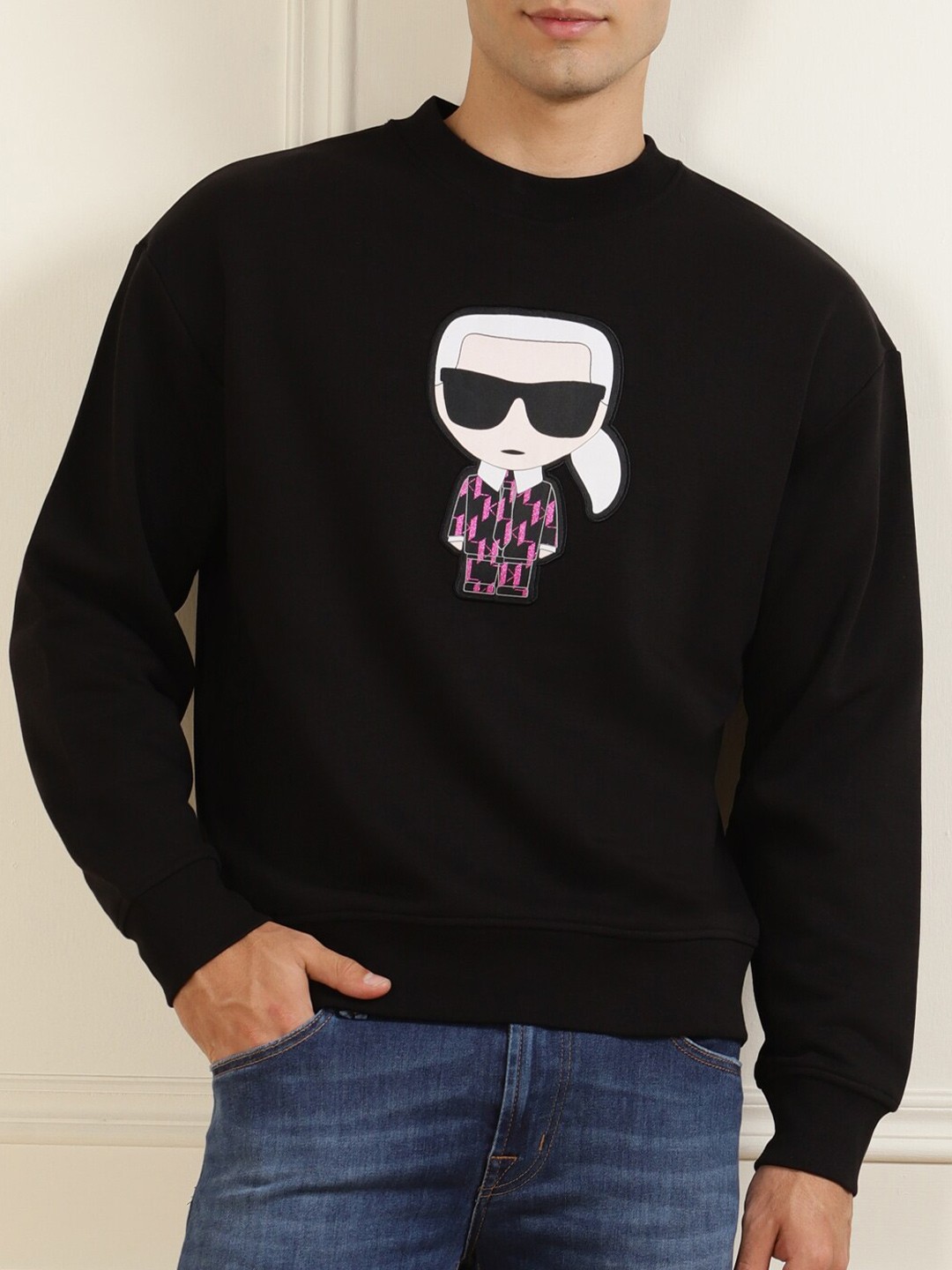 

Karl Lagerfeld Men Black Printed Applique Sweatshirt