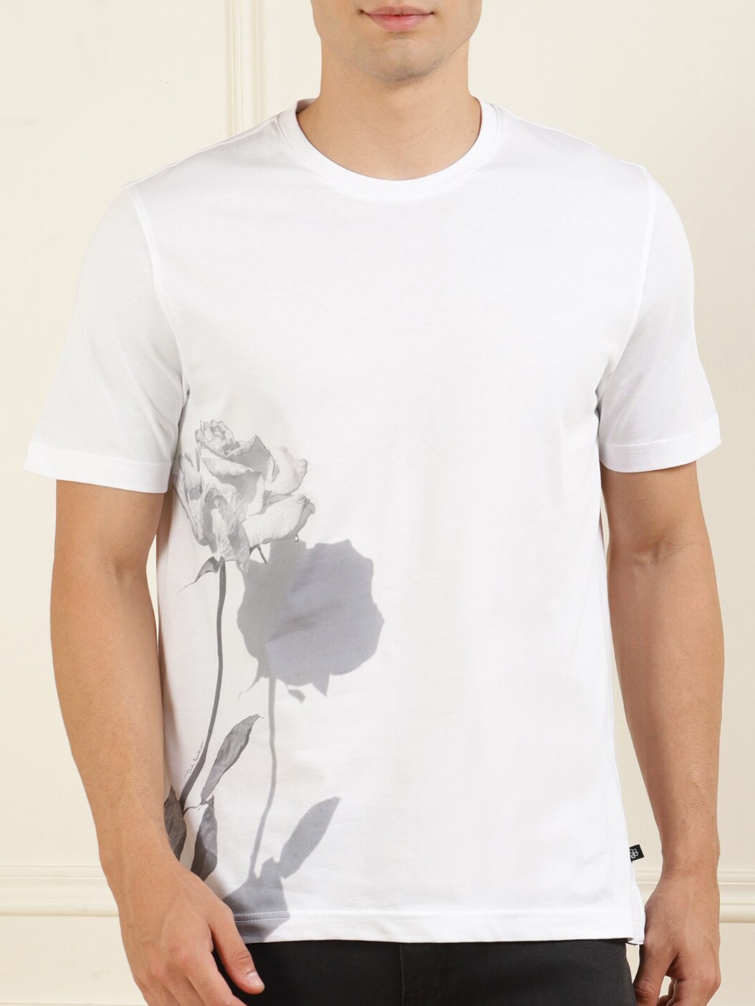 

Ted Baker Men White Floral Printed Short Sleeves T-shirt