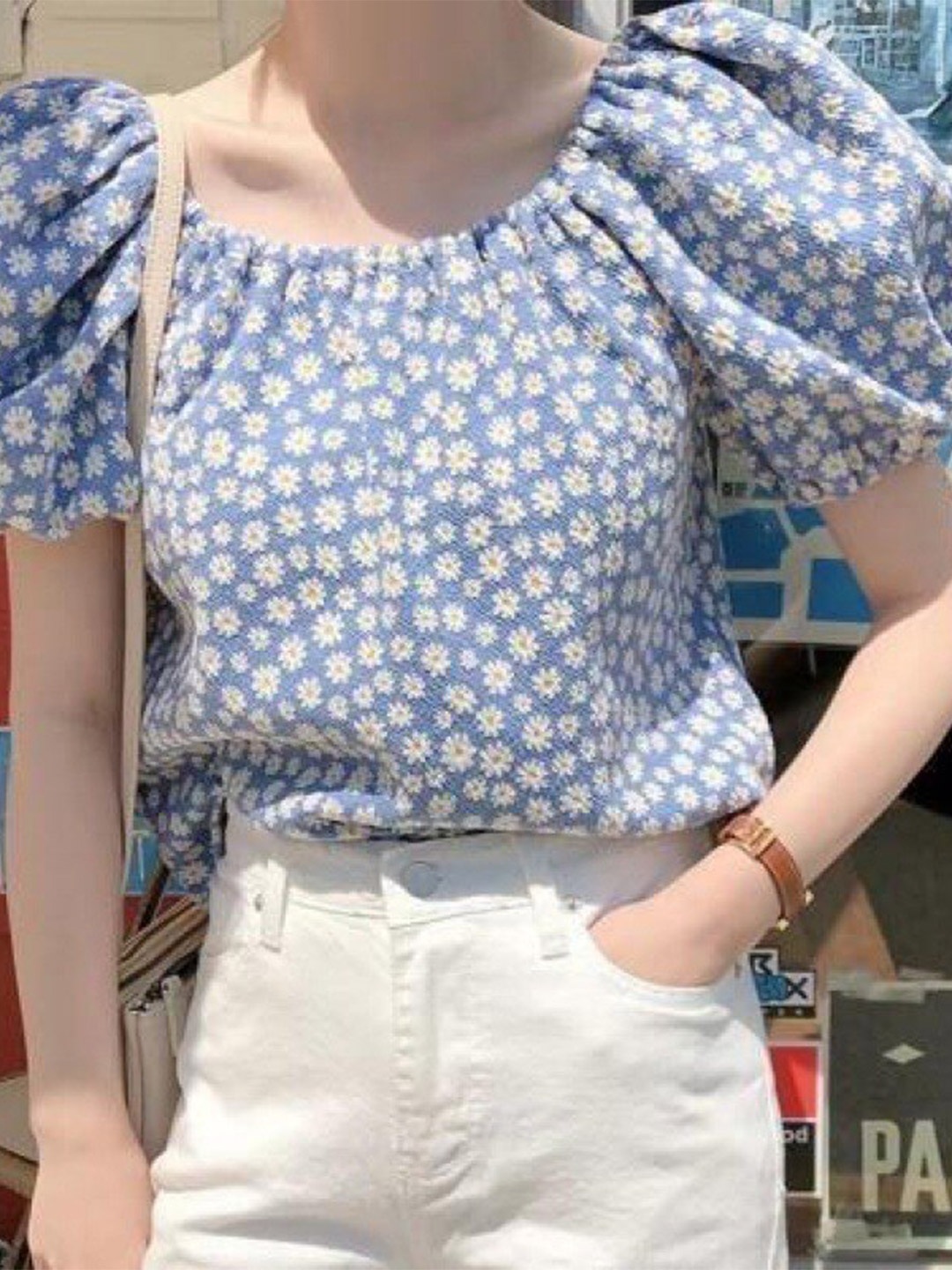 

La Aimee Women Blue & White Floral Print Top