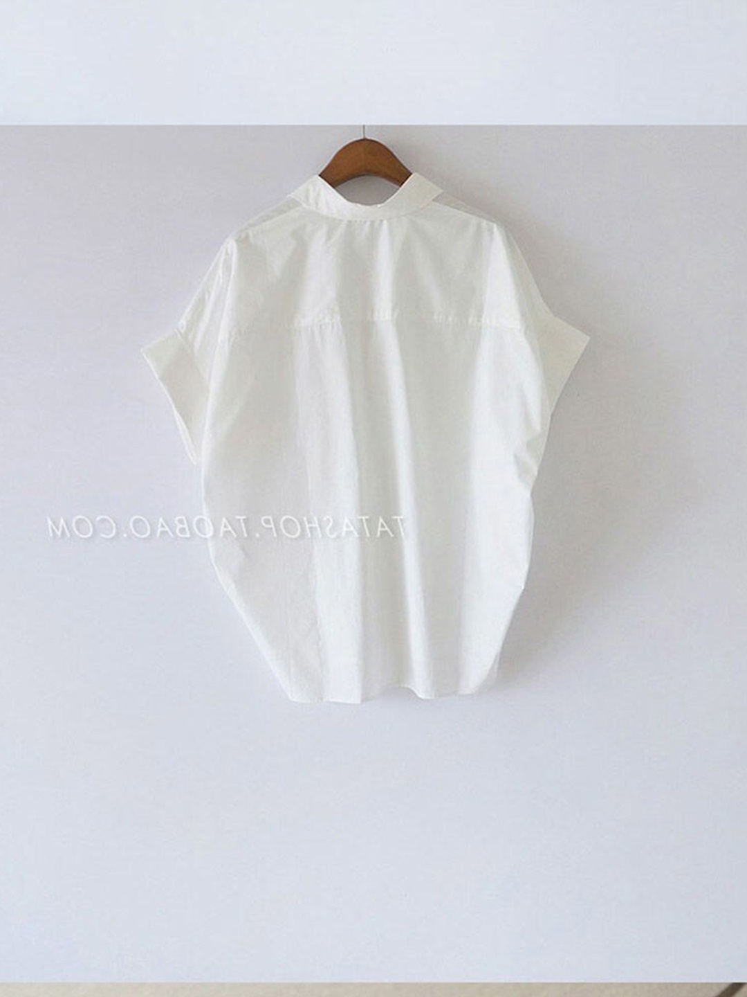 

La Aimee Women White Extended Sleeves Boxy Top