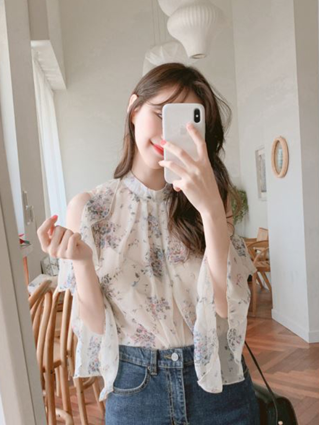 

La Aimee Women White Floral Print Mandarin Collar Top